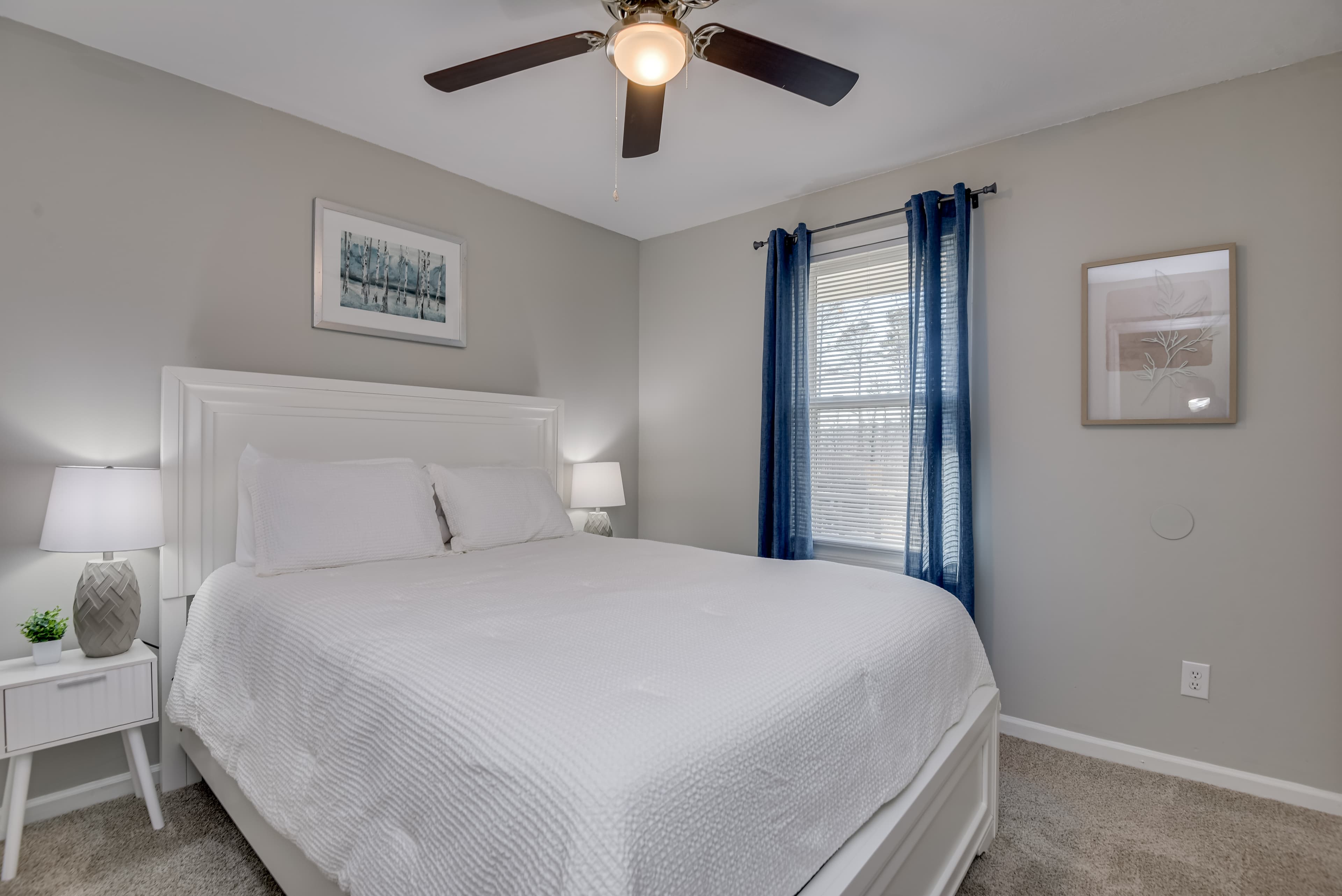 Bedroom 3 (Queen Bed)