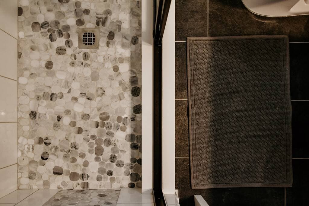 Shower & Bathroom Floor