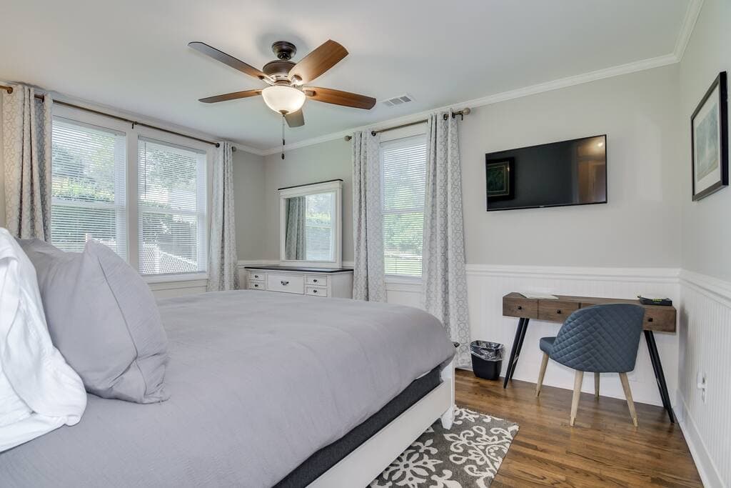 Guest Room #1 (King)