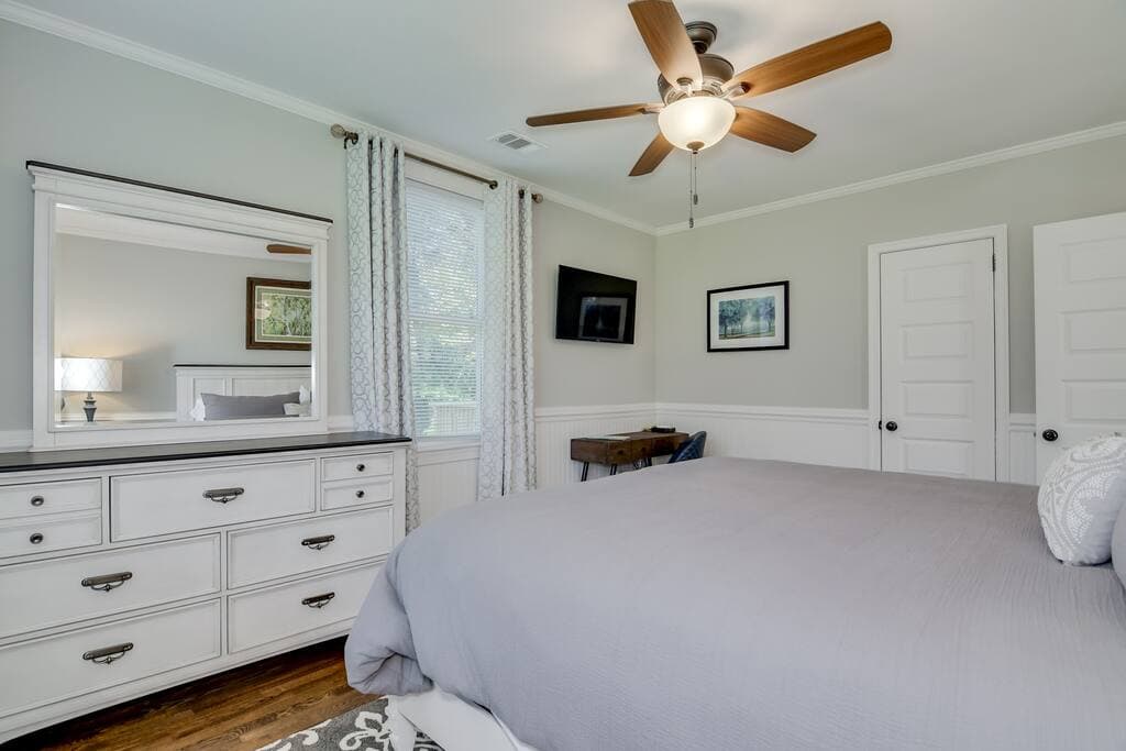 Guest Room #1 (King)
