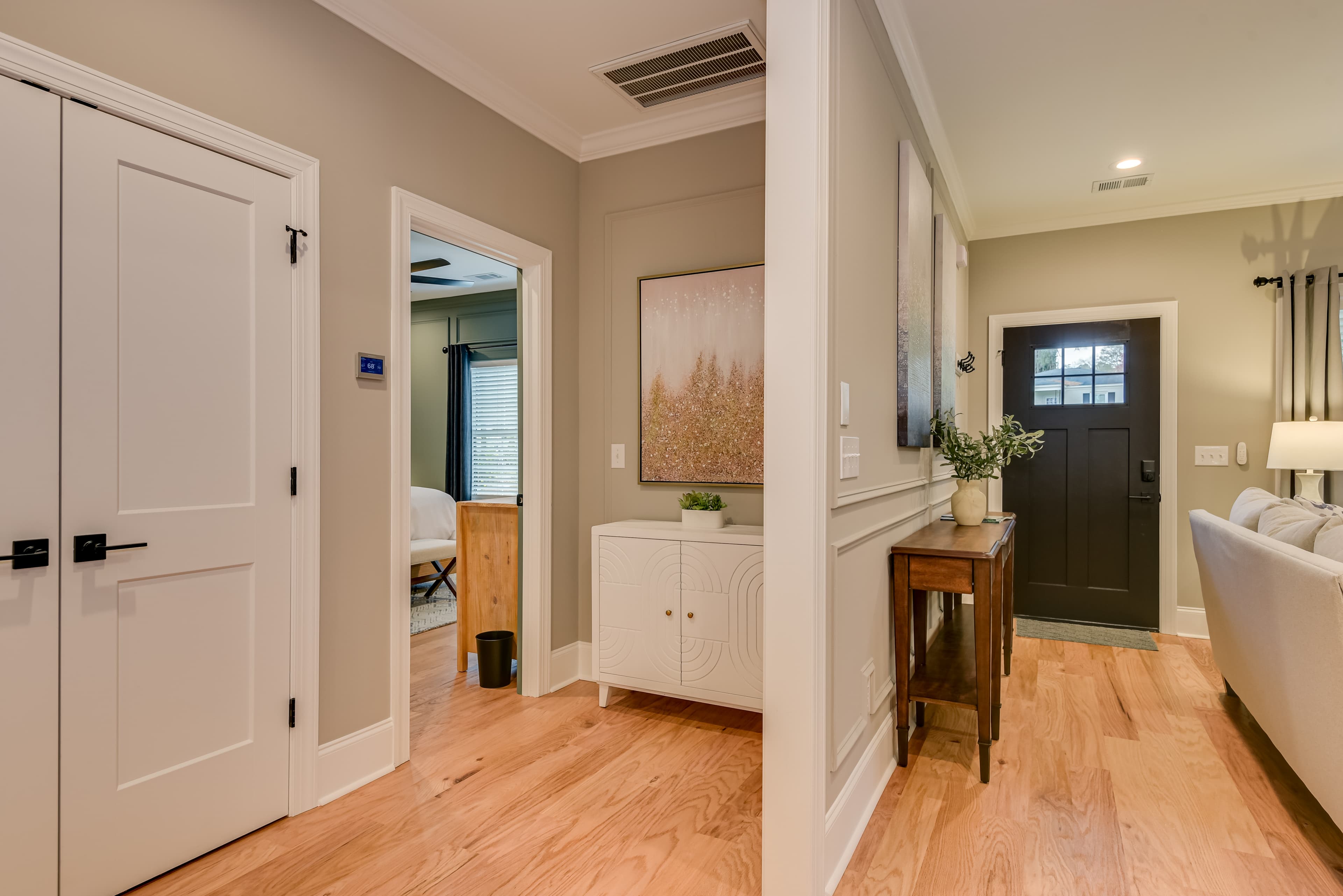 Entrance & Hallway