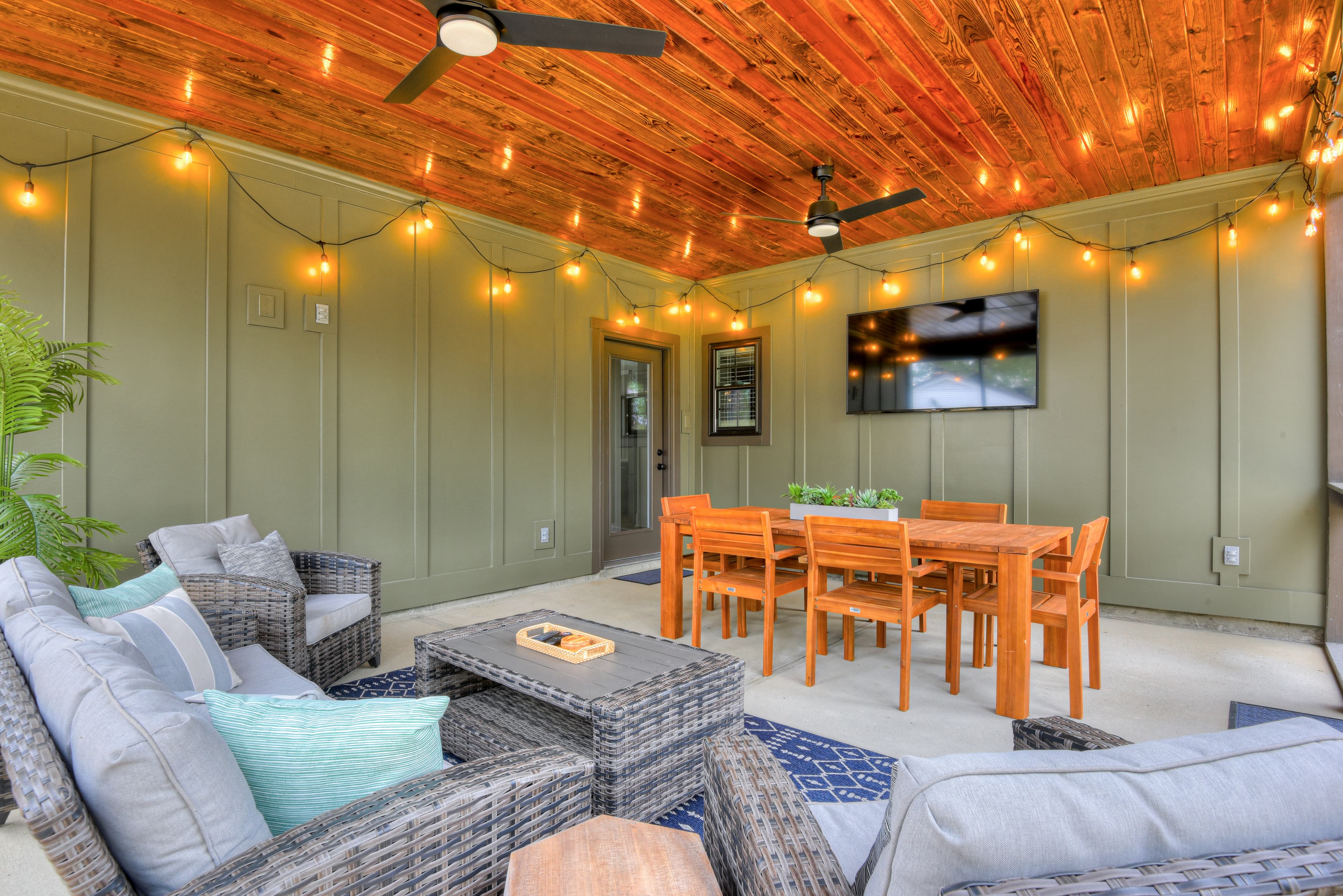 Screened-In Back Porch
