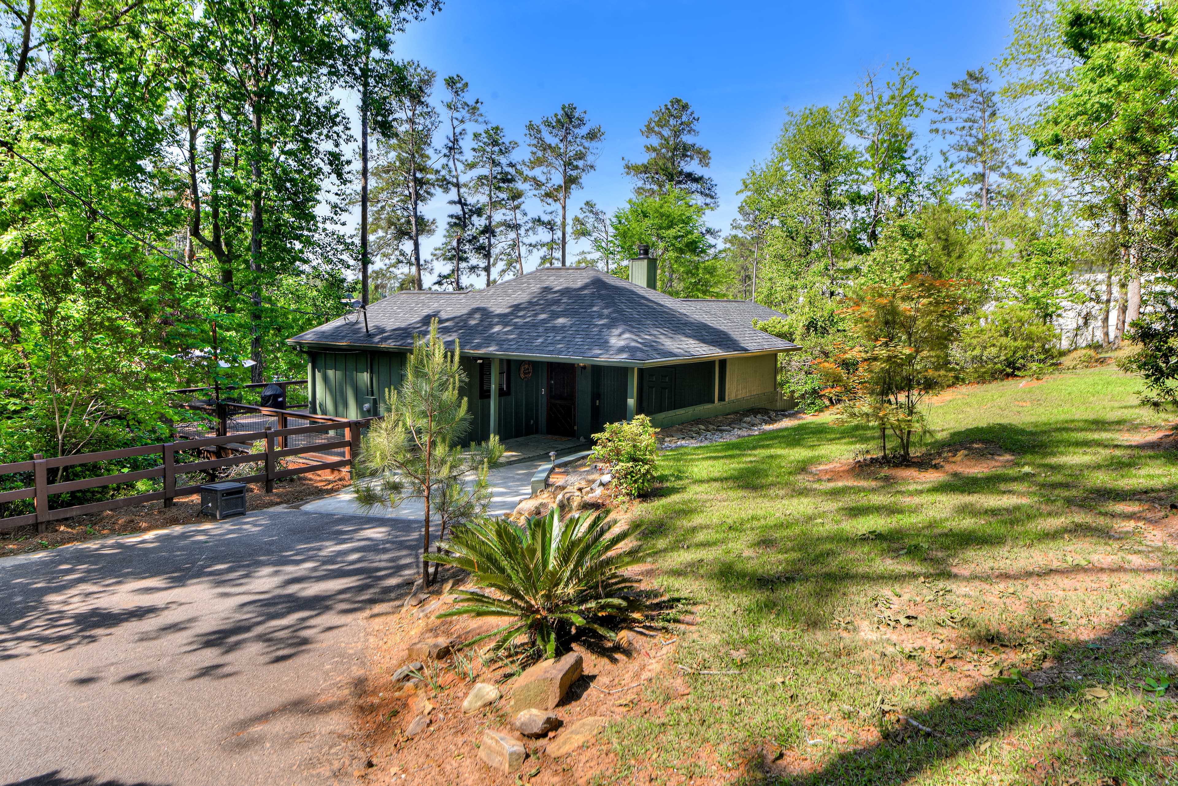 Welcome to your Private Lake Escape