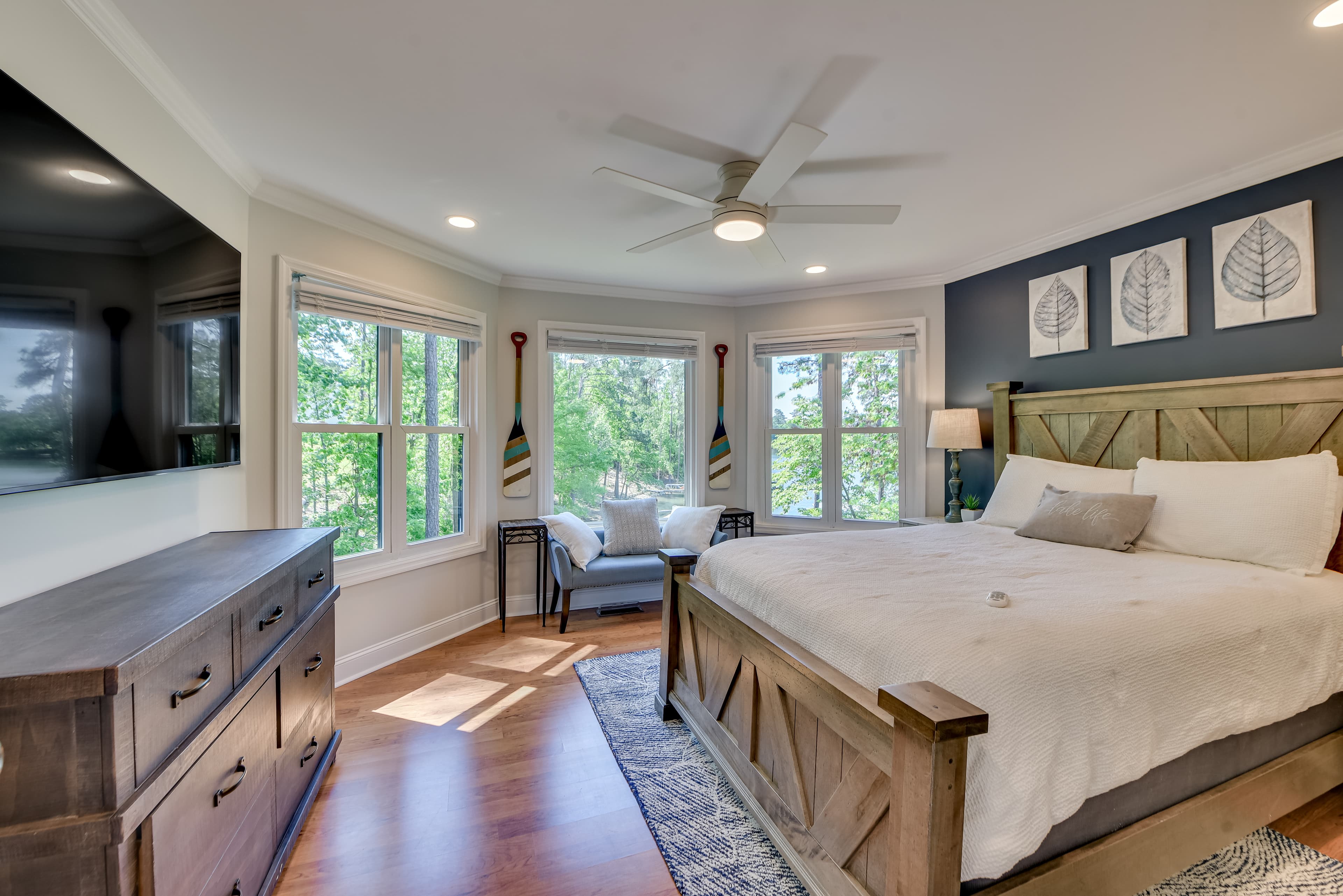 Master Bedroom (Queen) with Gorgeous Lake Views
