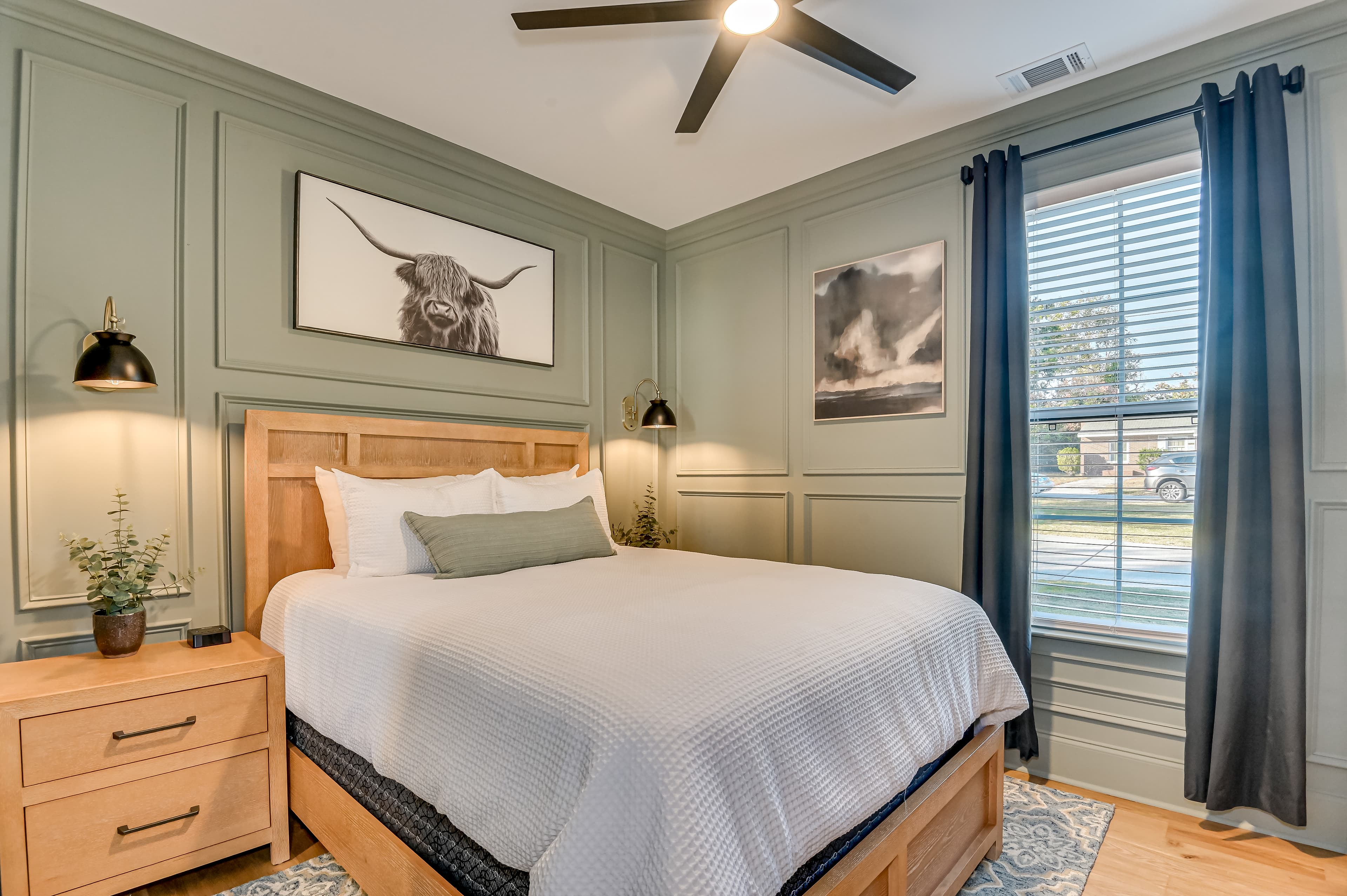 Guest Room (Queen)