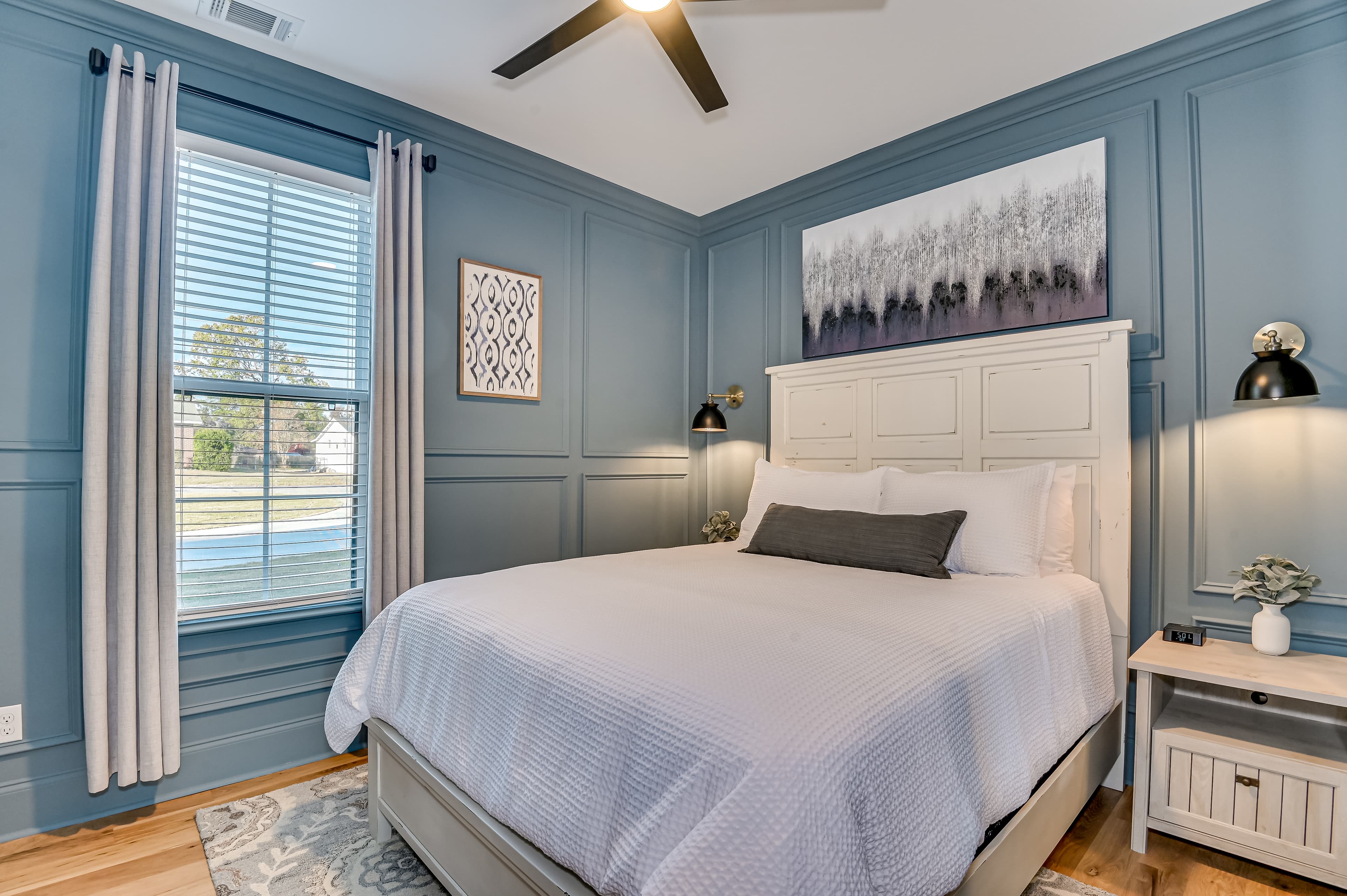 Guest Room (Queen)