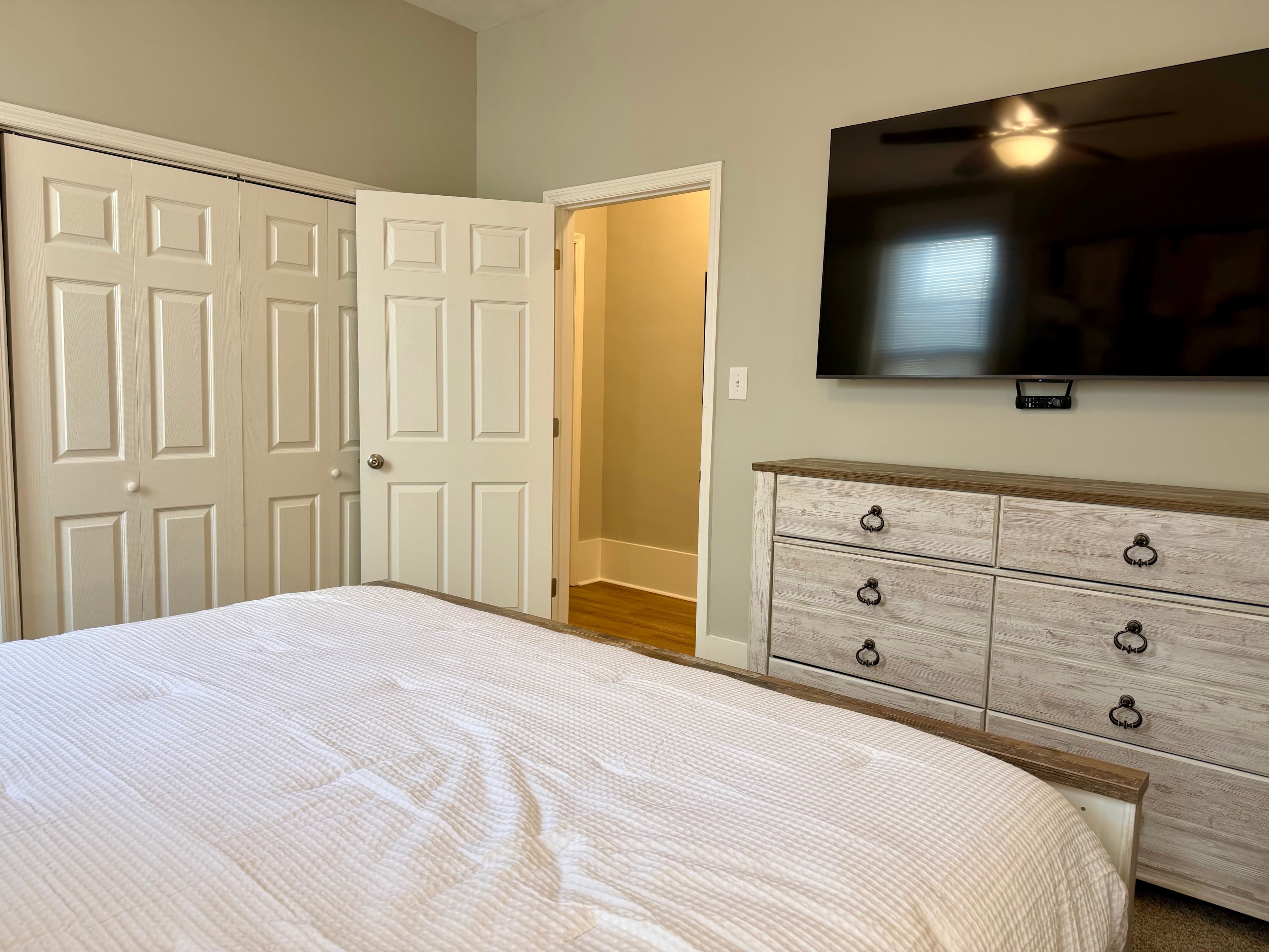 King Bedroom #1