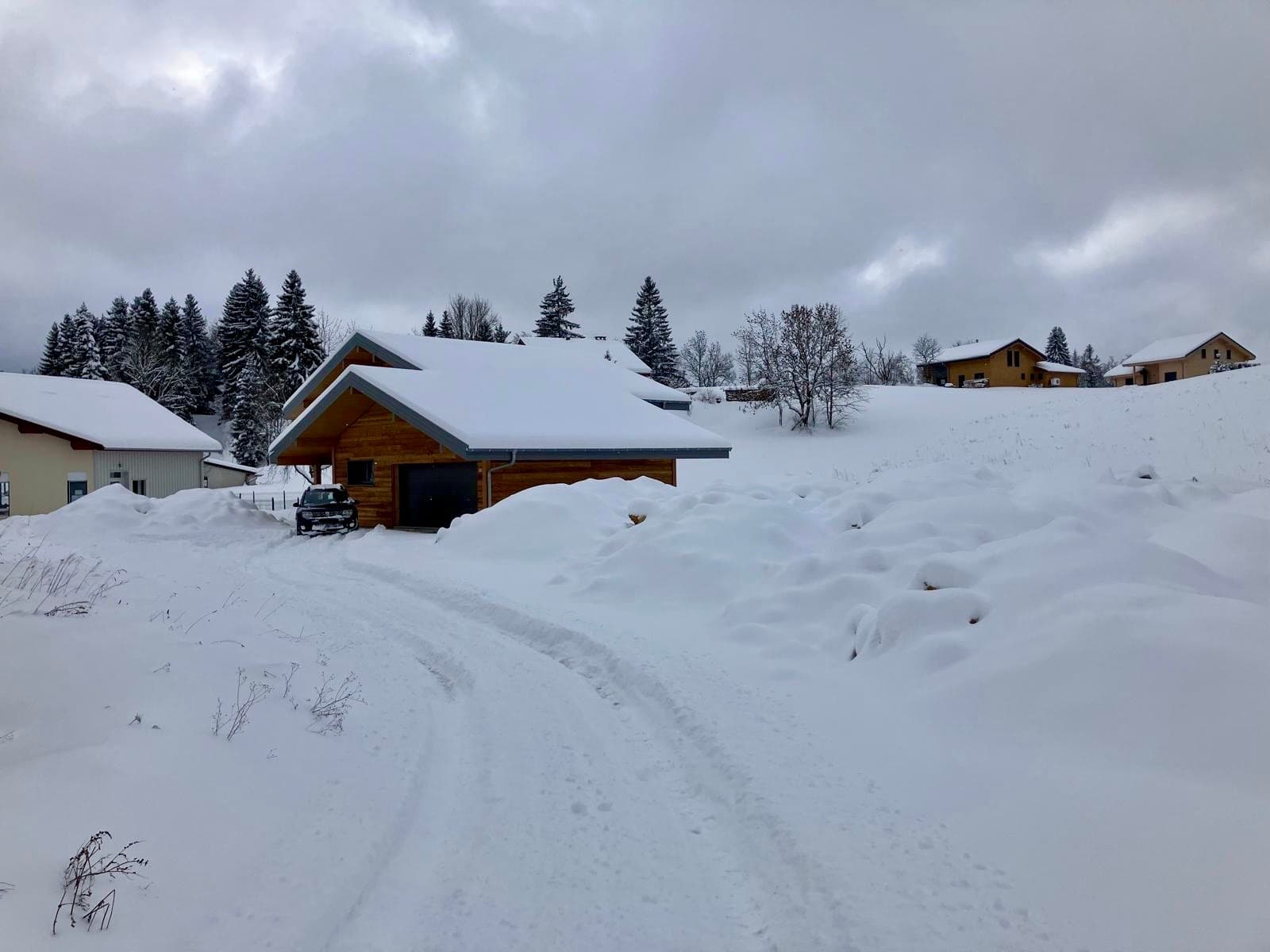 Le chalet sous la neige