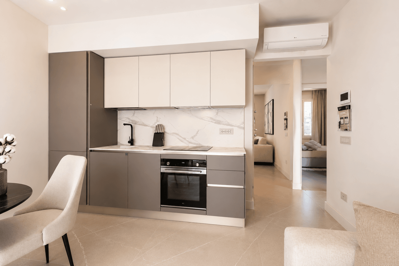 AZULIS DelleTerme Suites Fully equipped kitchen with oven and induction hob by RENTAL12