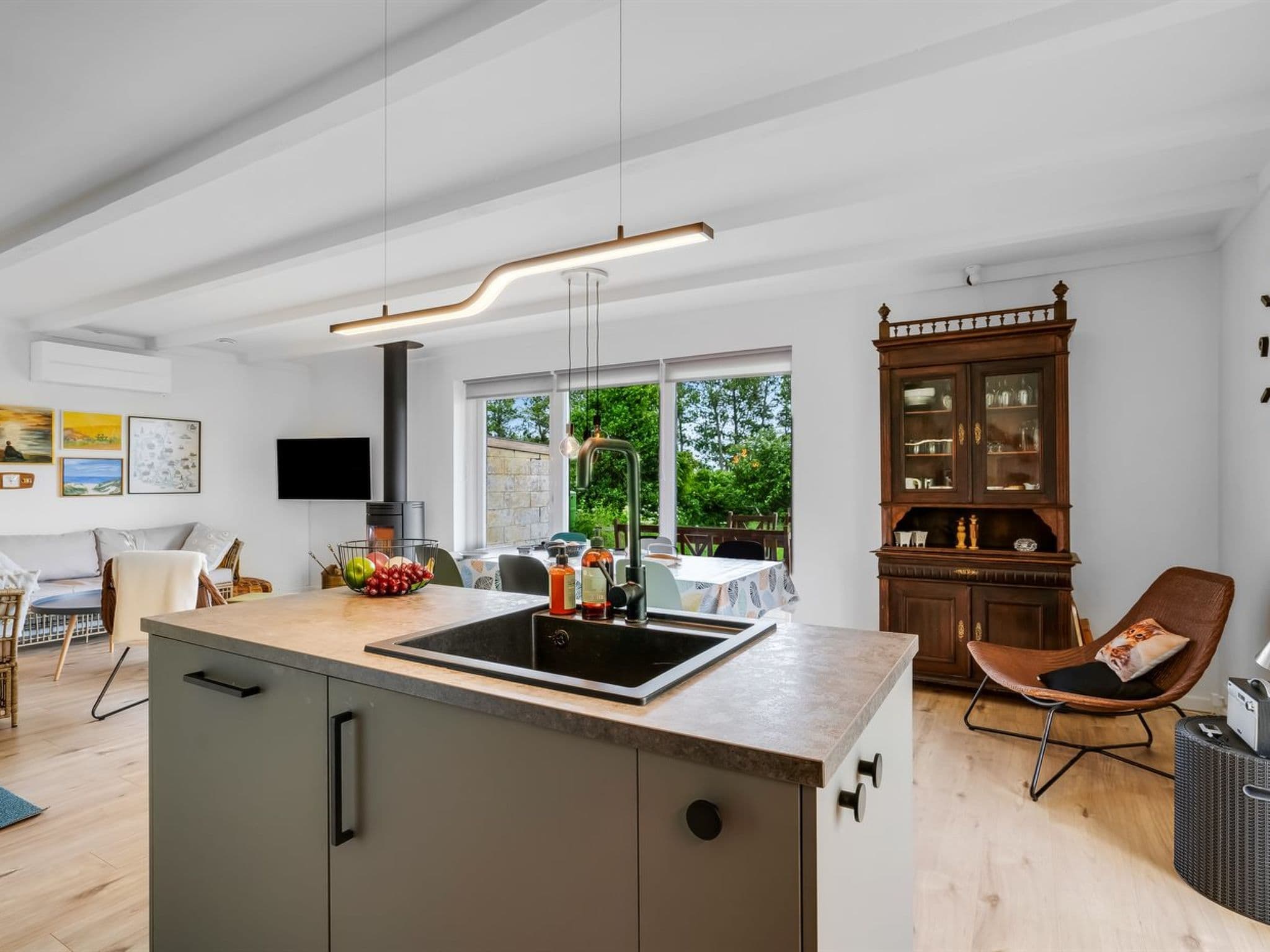 Kitchen / Dining Room