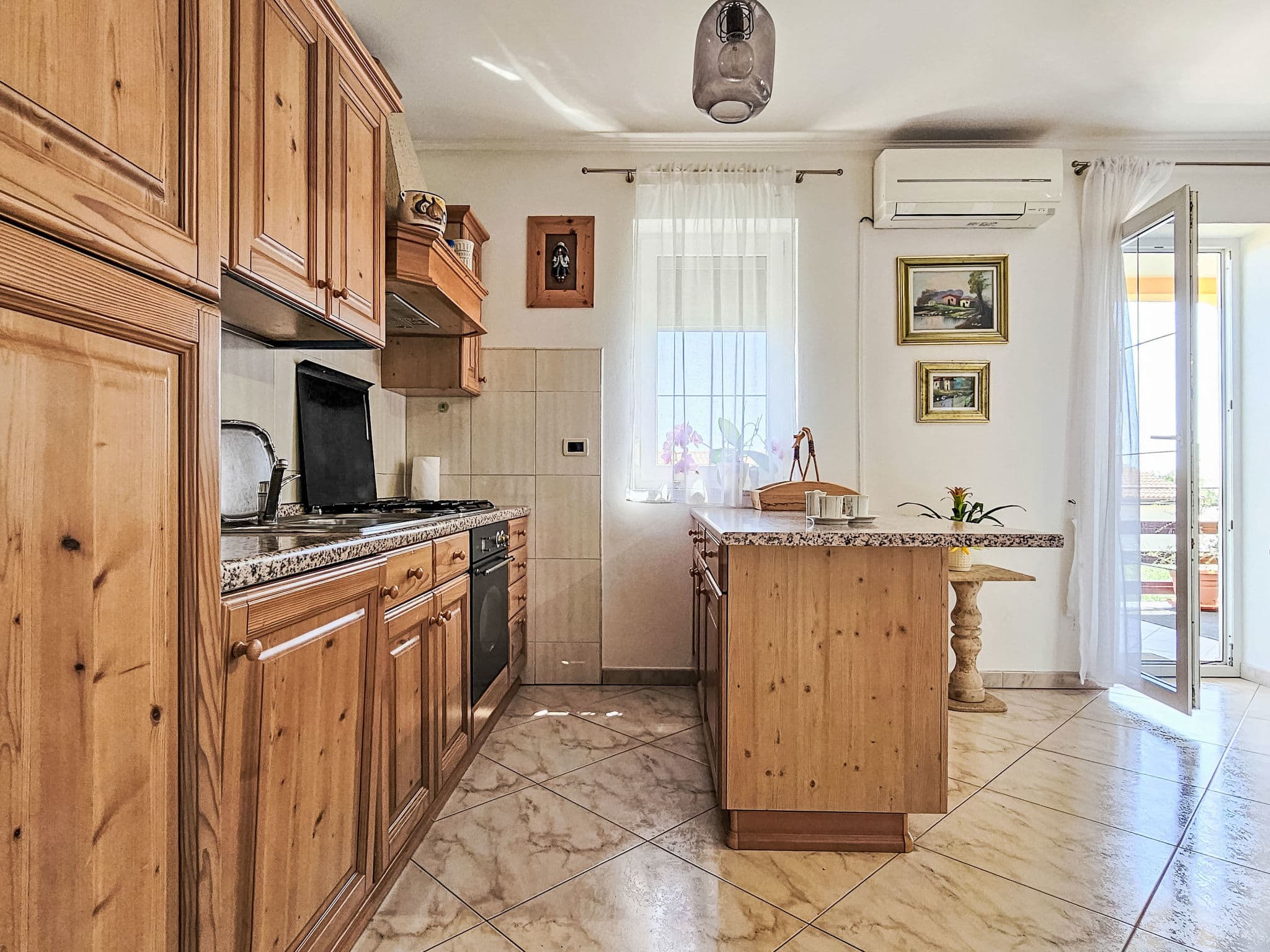 Kitchen / Dining Room