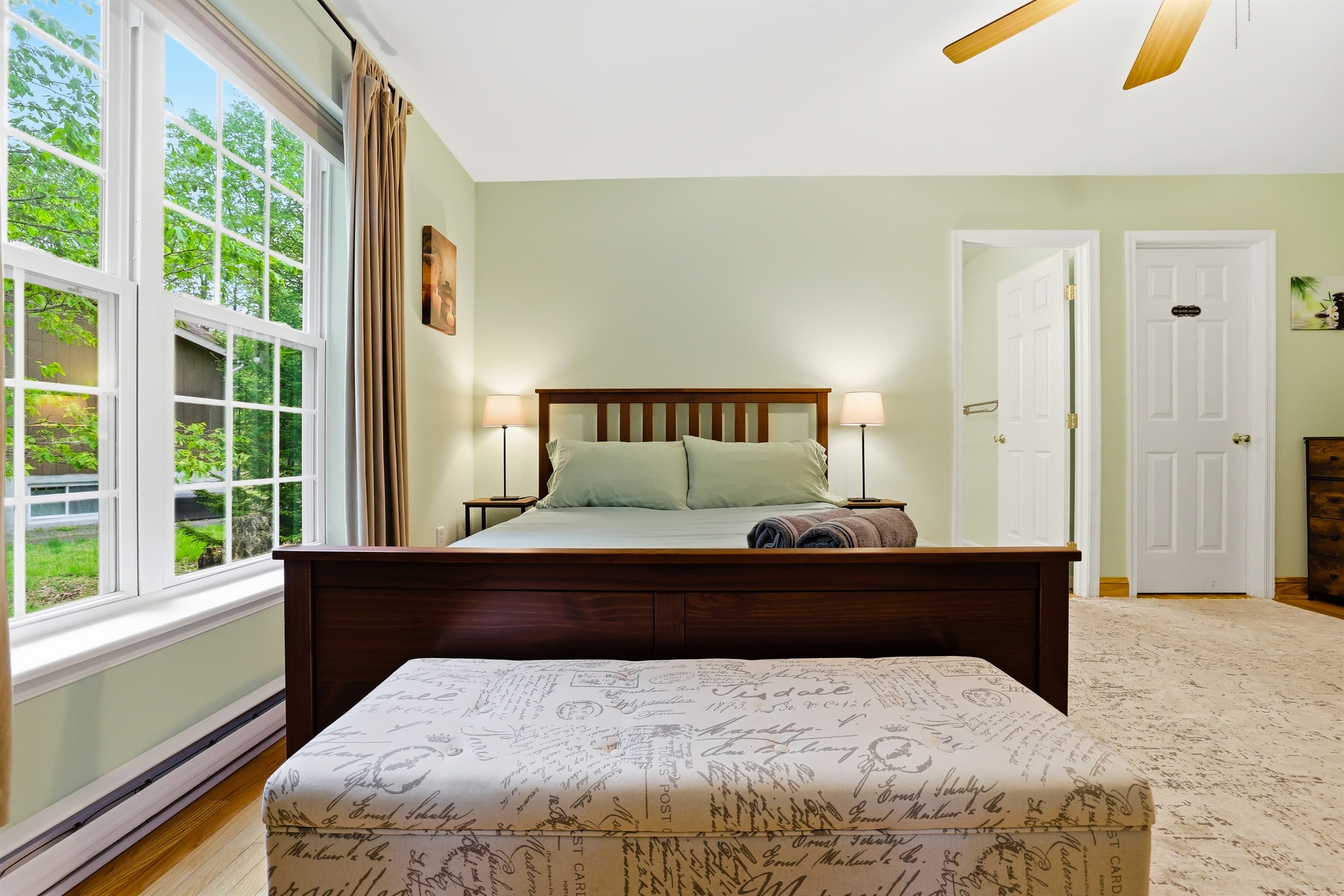Bedroom with queen bed