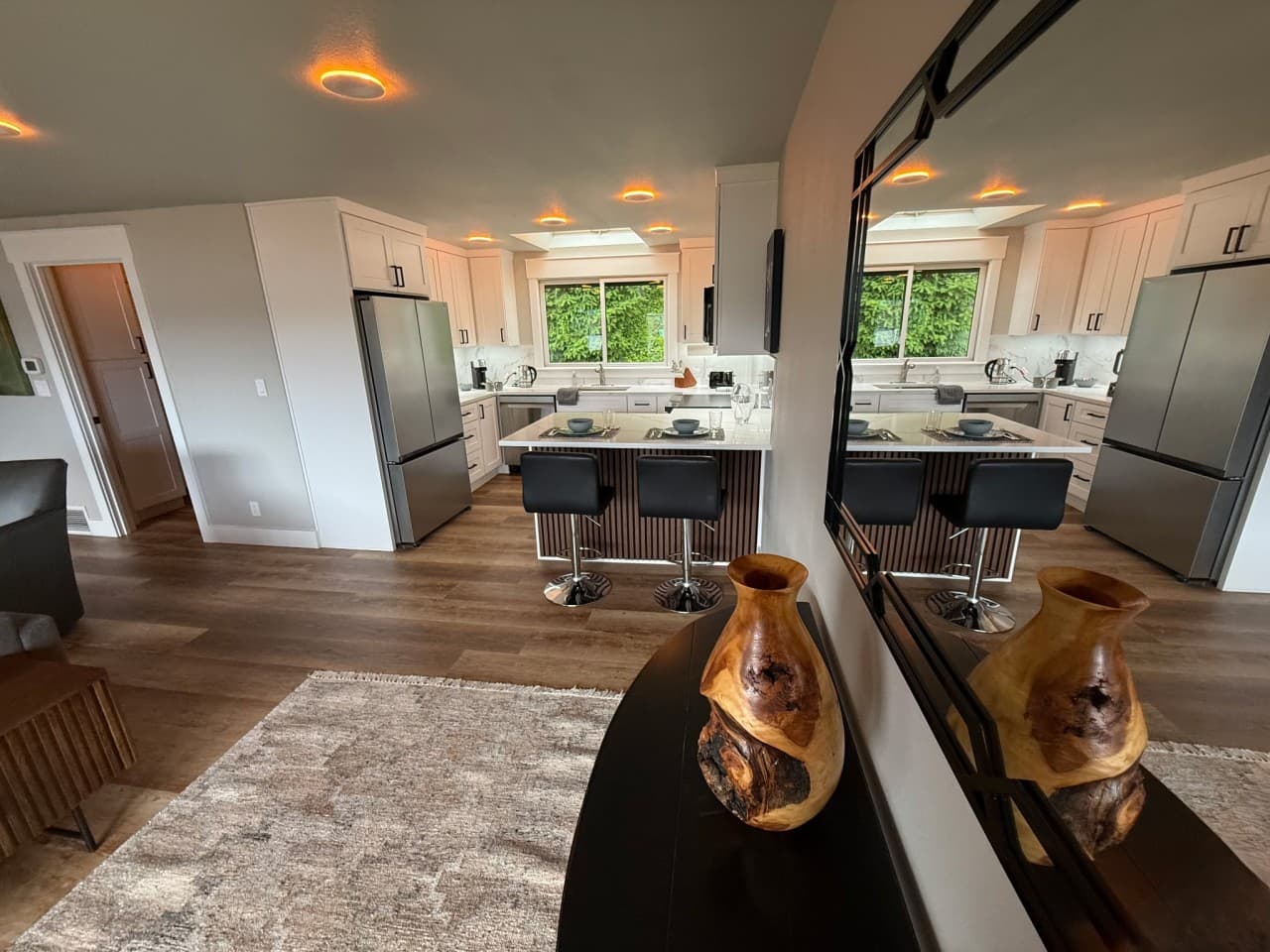 Mirror and kitchen.jpg