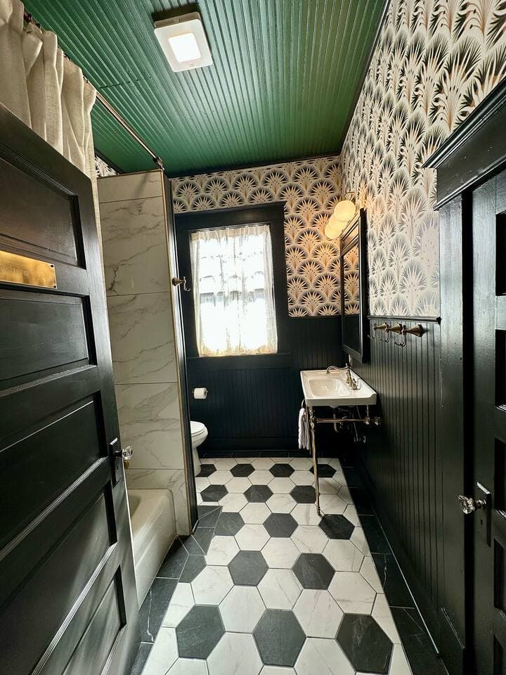 Gallery Image 15