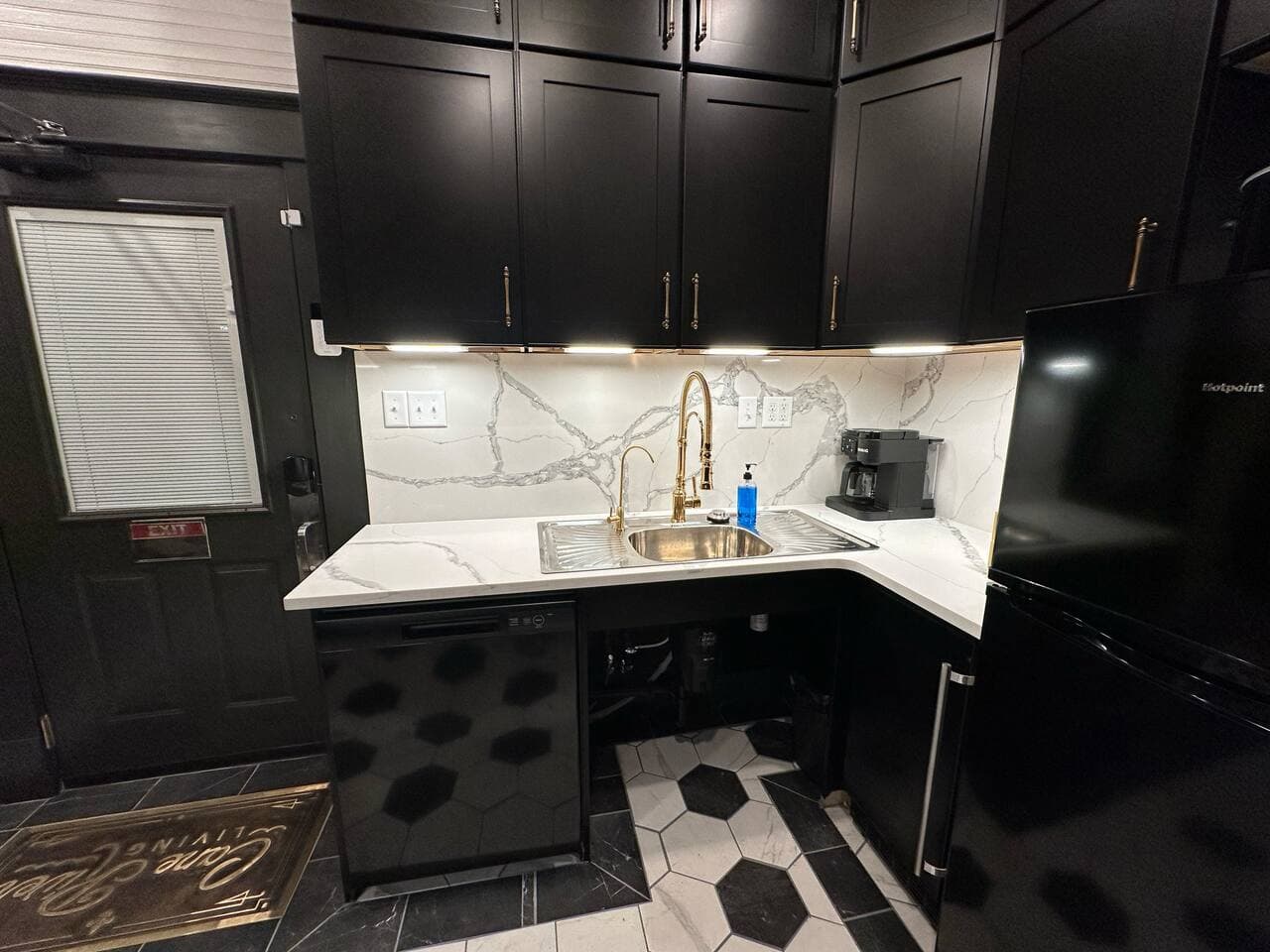 Gallery Image 17