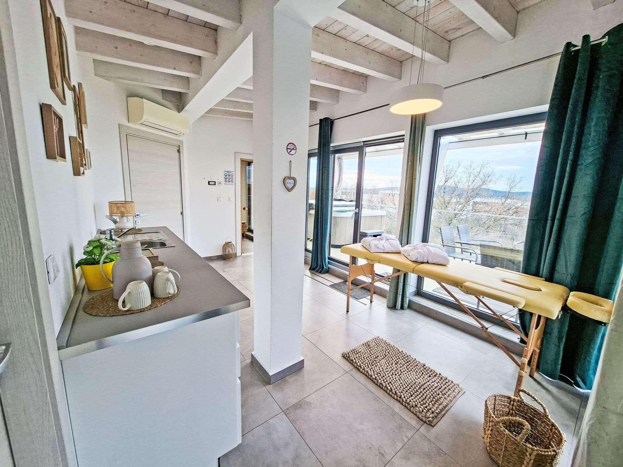 Kitchen / Dining Room