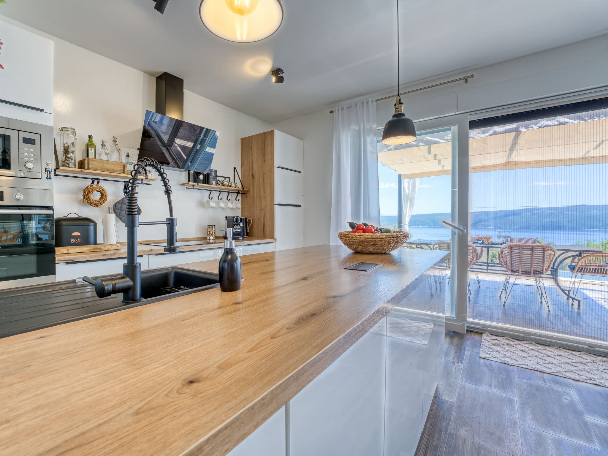 Kitchen / Dining Room