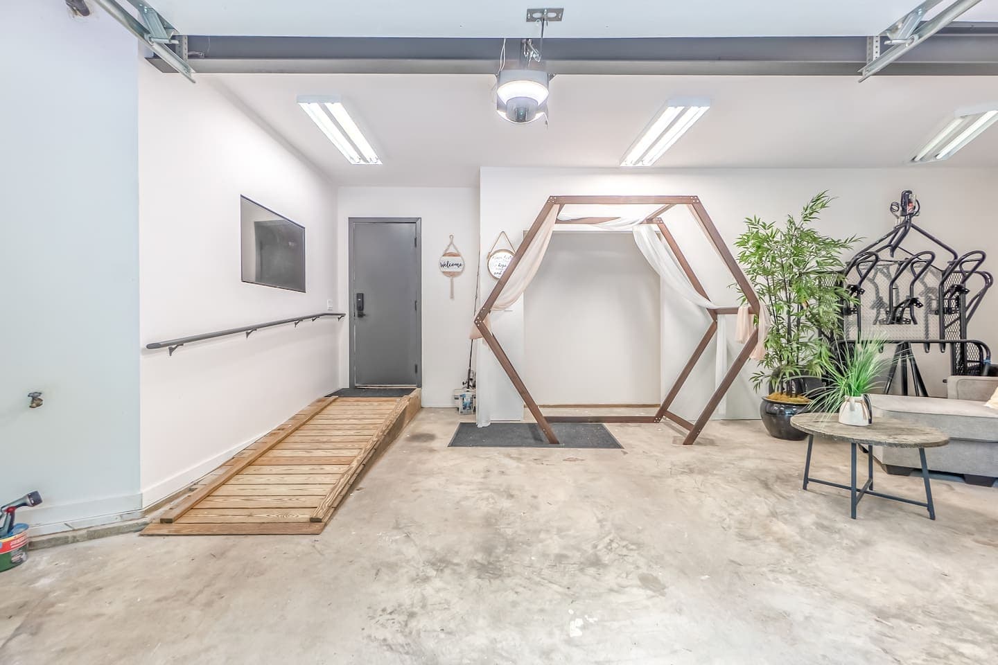 Event Space — Hexagonal Arch Detail, Bamboo Accents, Round Table, Japanese-Zen Gathering Area