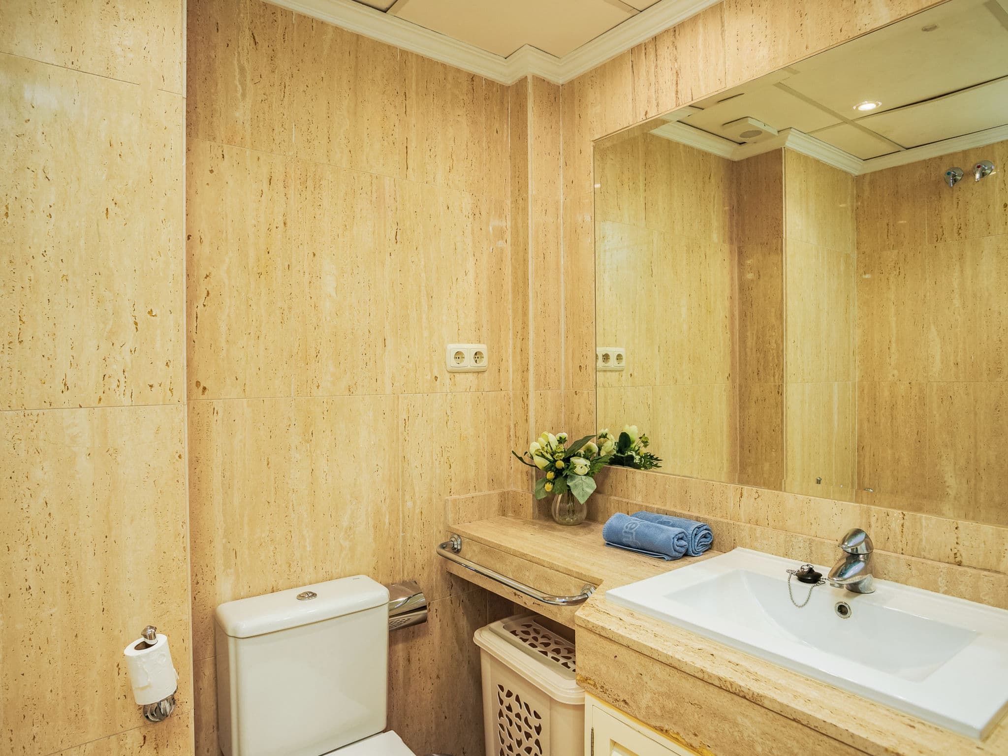 Bathroom / Wellness