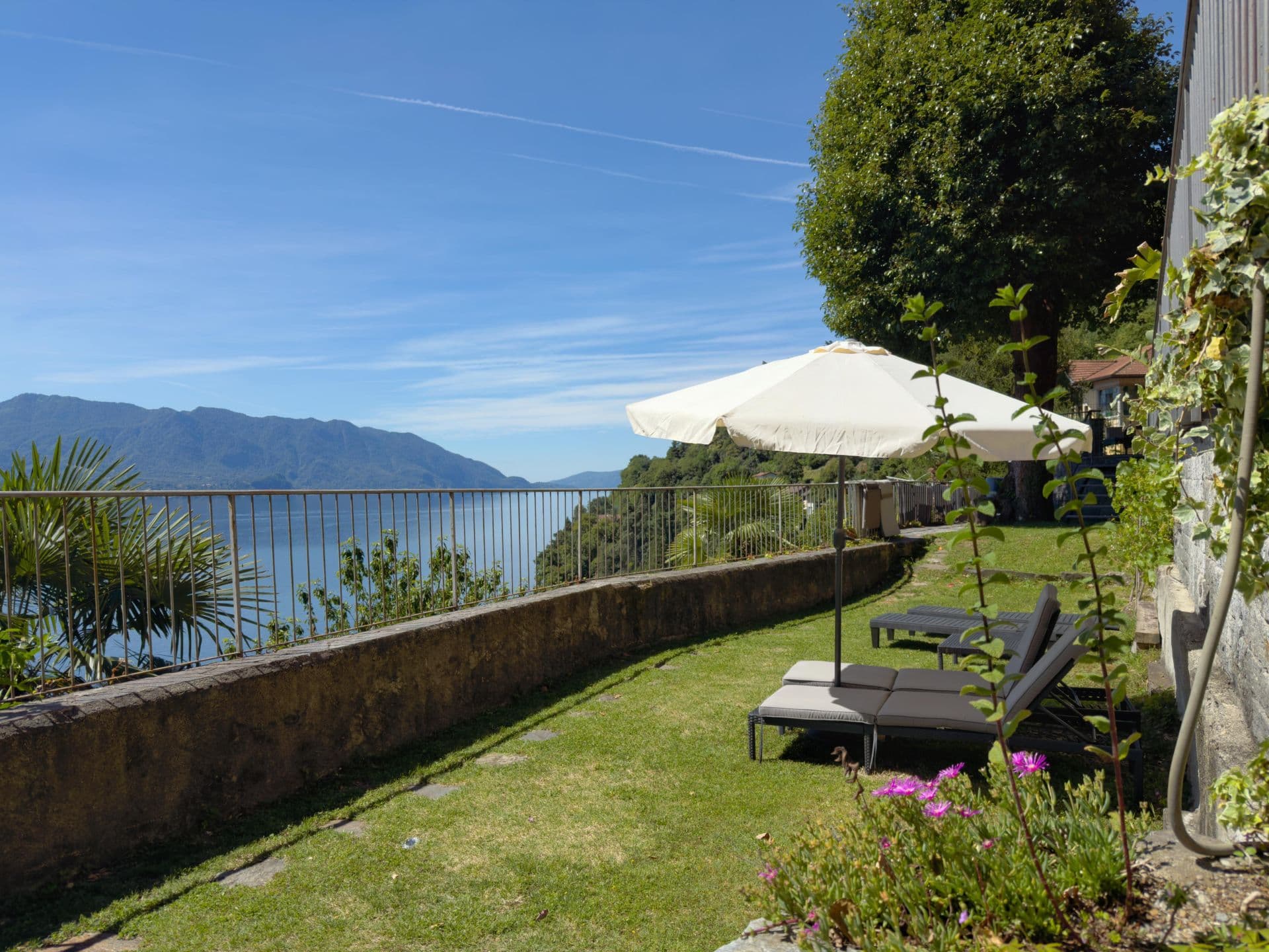 Villa Angelna Cannero Riviera Lago Maggiore Seeblick Garten Blick