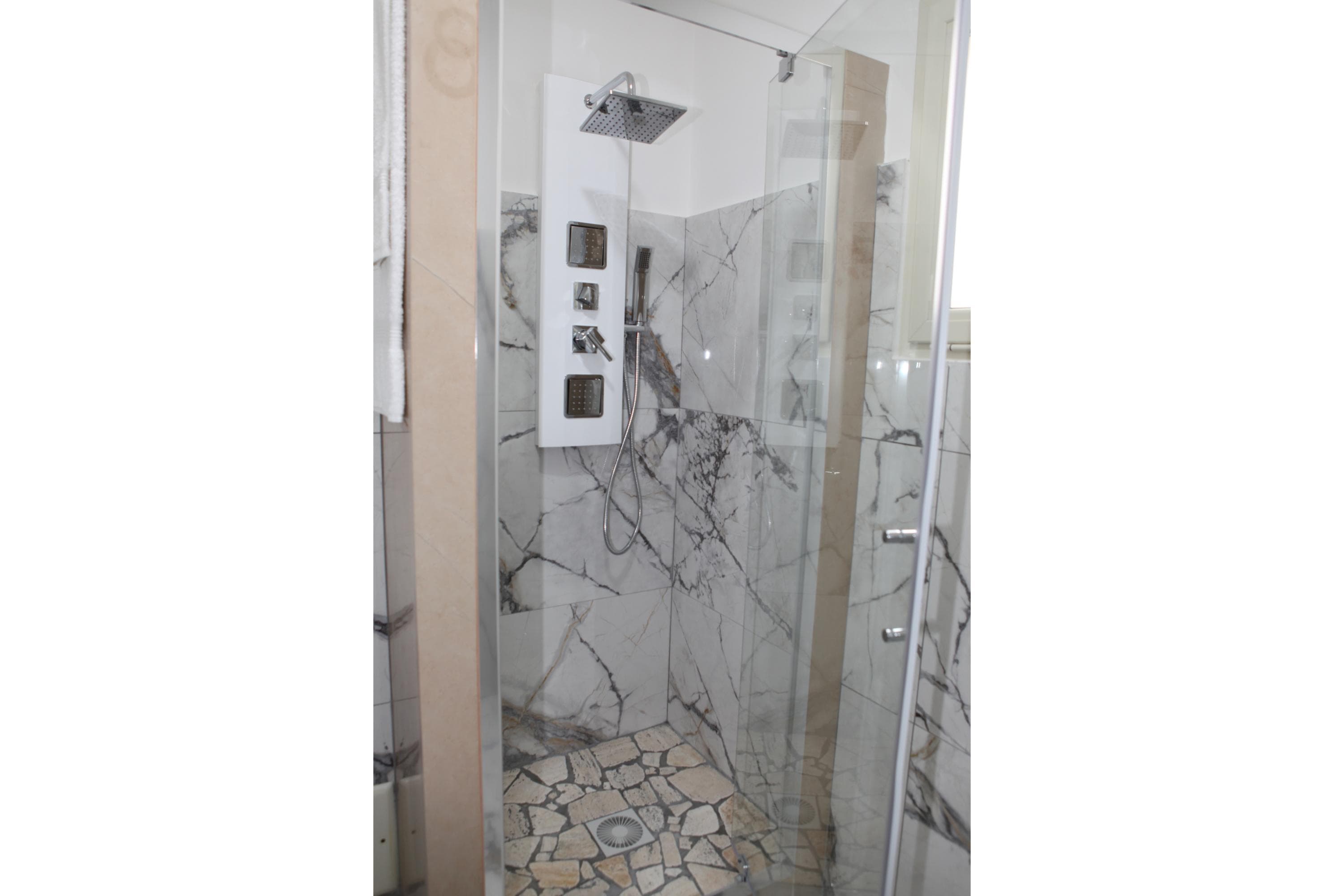 Gallery Image 16