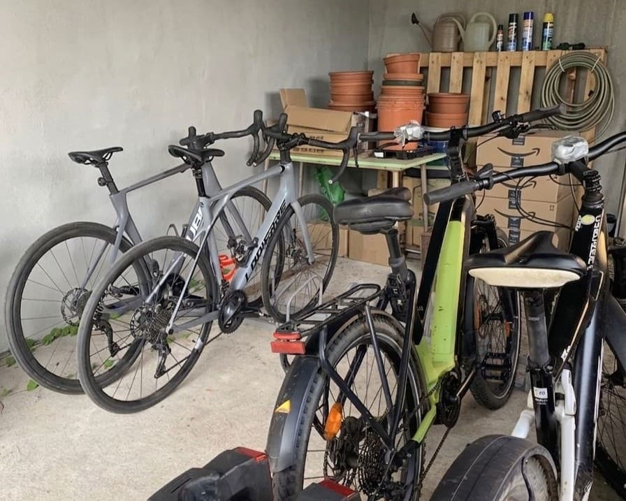 Fahrrad Parkplatz Lago Maggiore Unterkunft Bike Cannero Riviera E-Bike