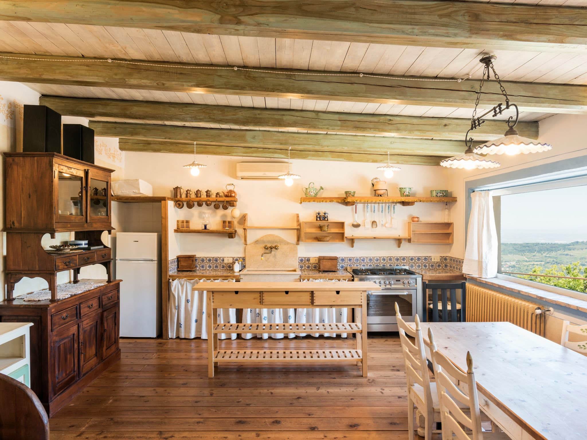 Kitchen / Dining Room