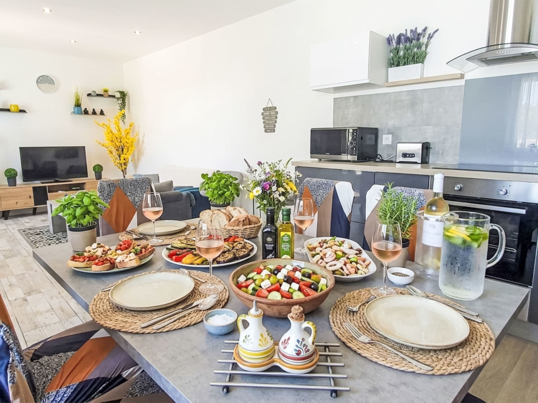 Kitchen / Dining Room