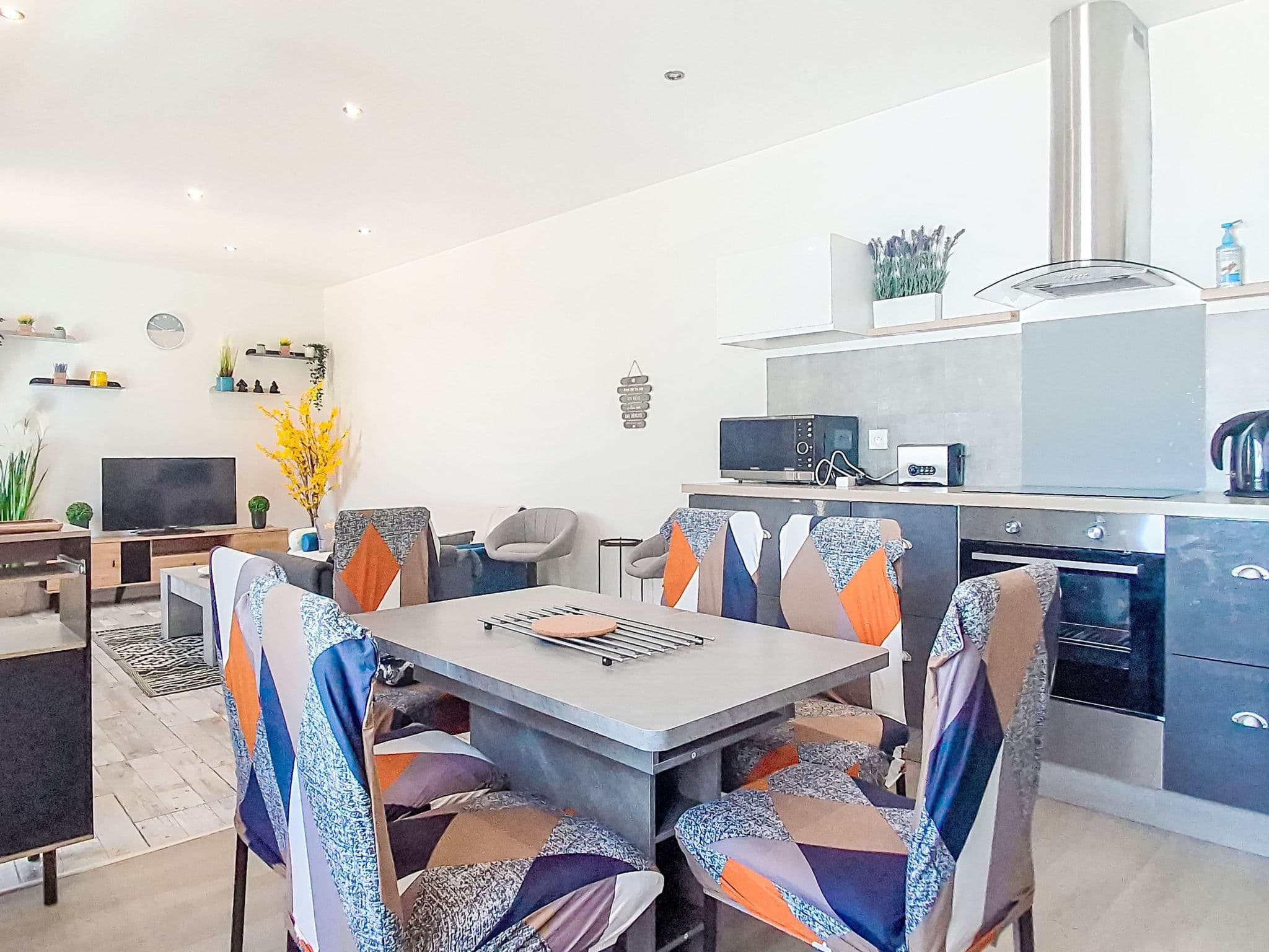 Kitchen / Dining Room