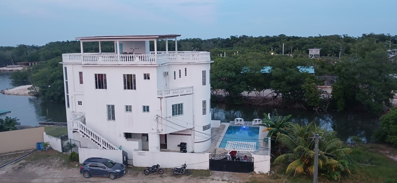 Side view of See Belize Vacation Rentals 