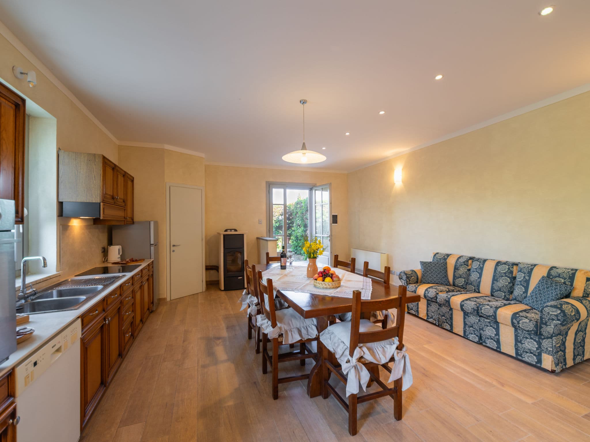 Kitchen / Dining Room