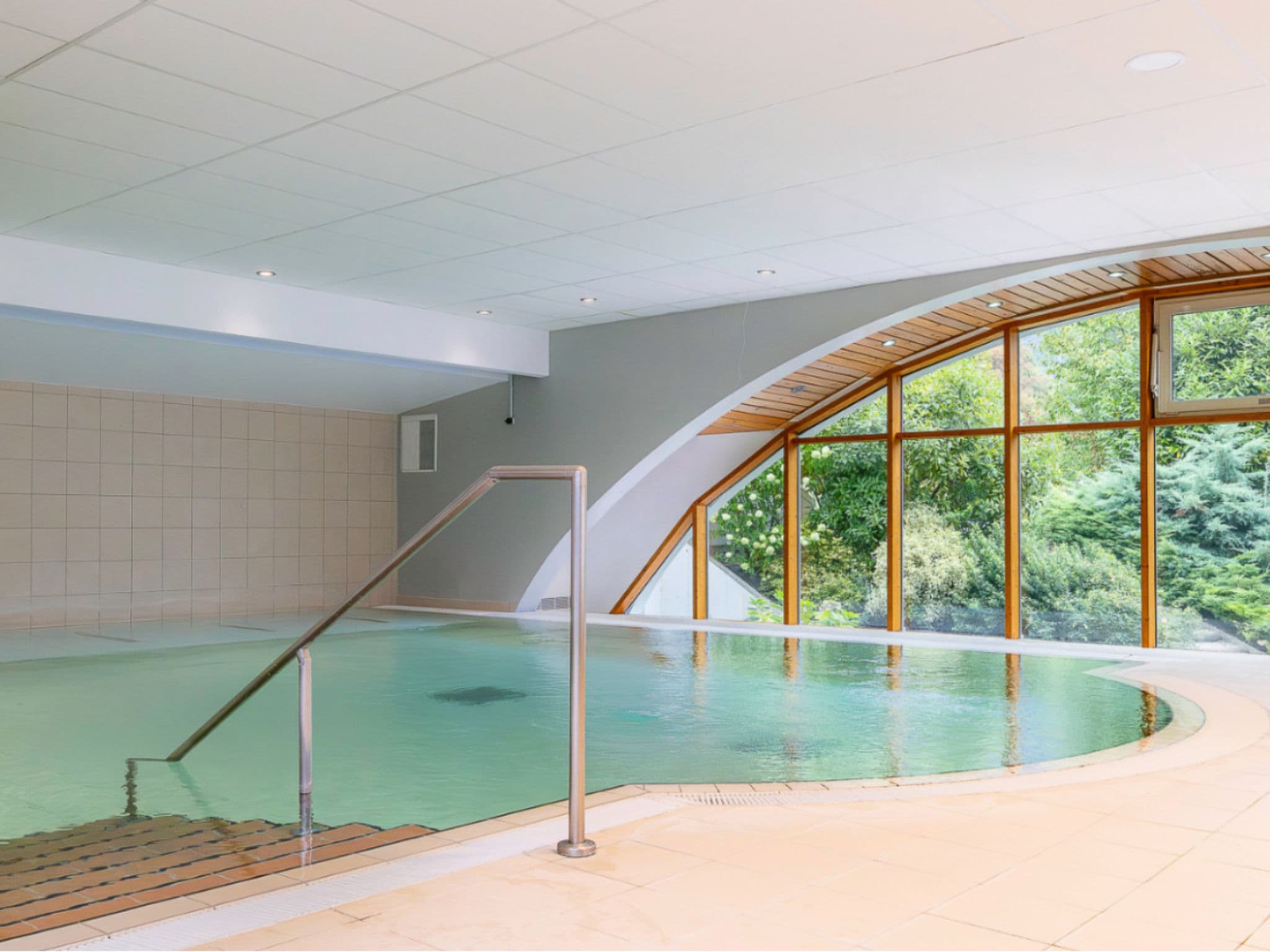 Pool Indoor