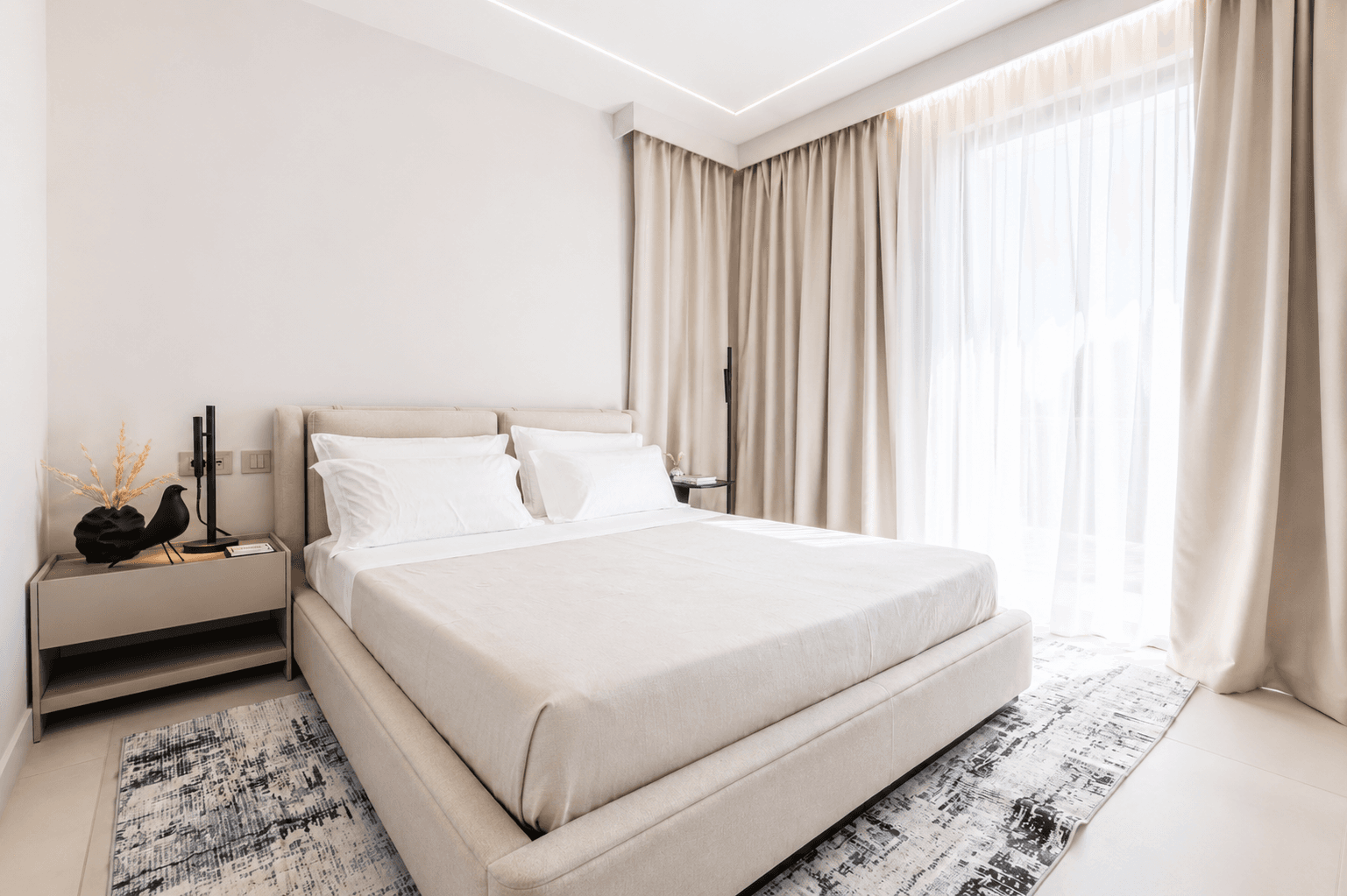 AZULIS Aramis villa RENTAL12 Golfo Aranci bright modern bedroom natural light