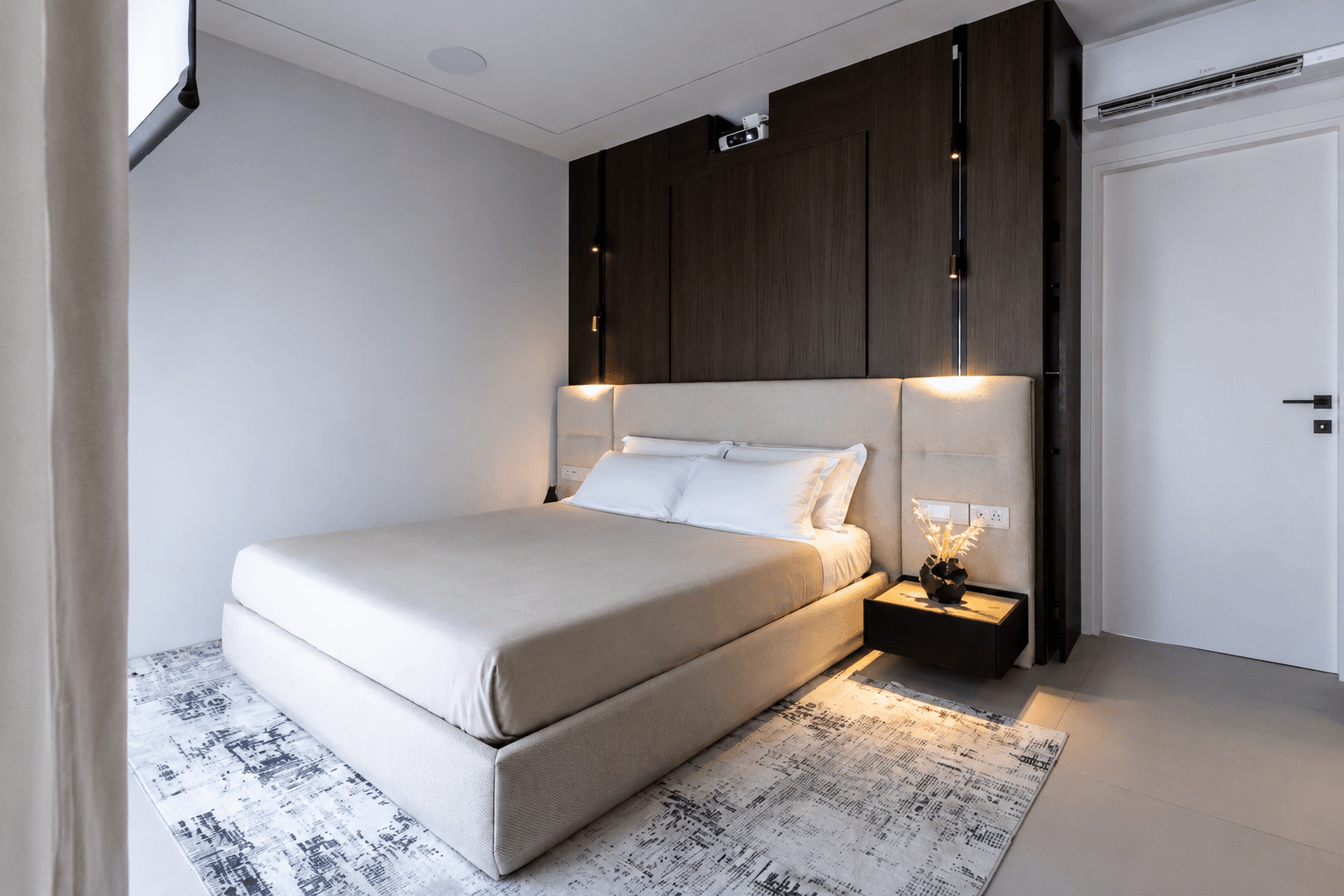 Azulis villas aramis golfo aranci master bedroom dark wood headboard