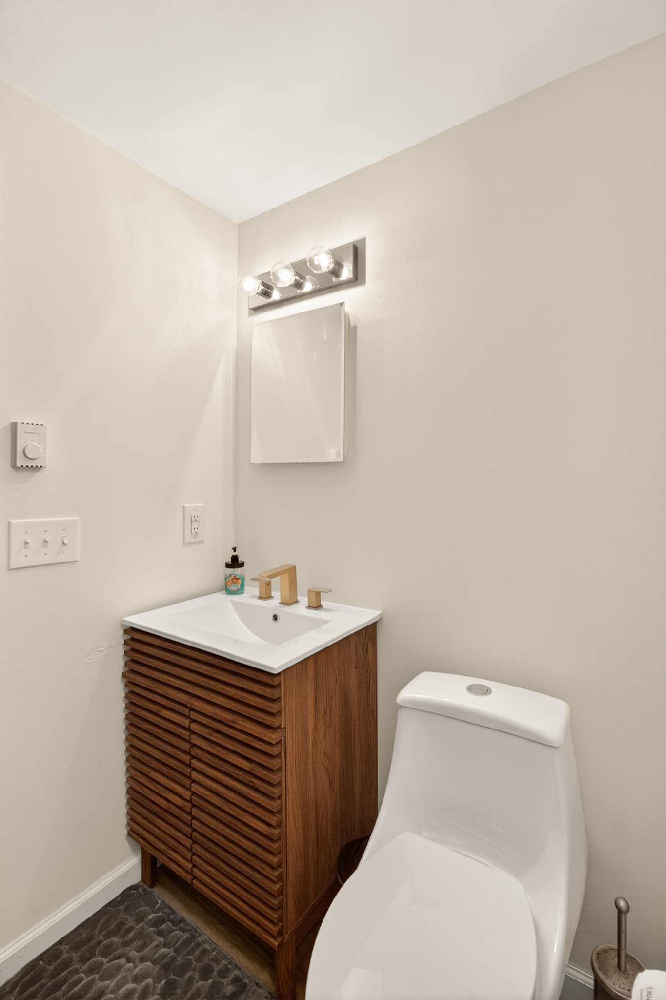 Bathroom 2 with walk-in shower (2nd floor)