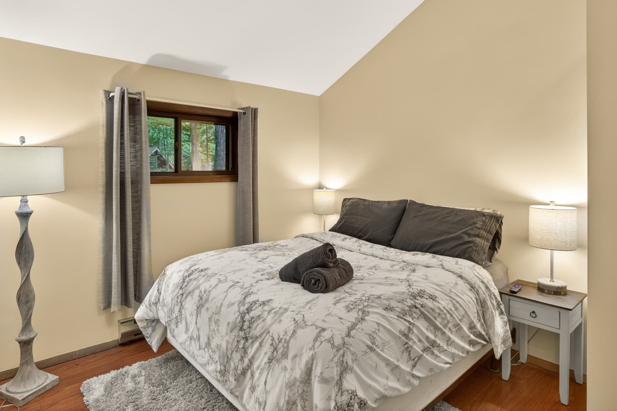 Bedroom 4 with queen bed and Roku TV