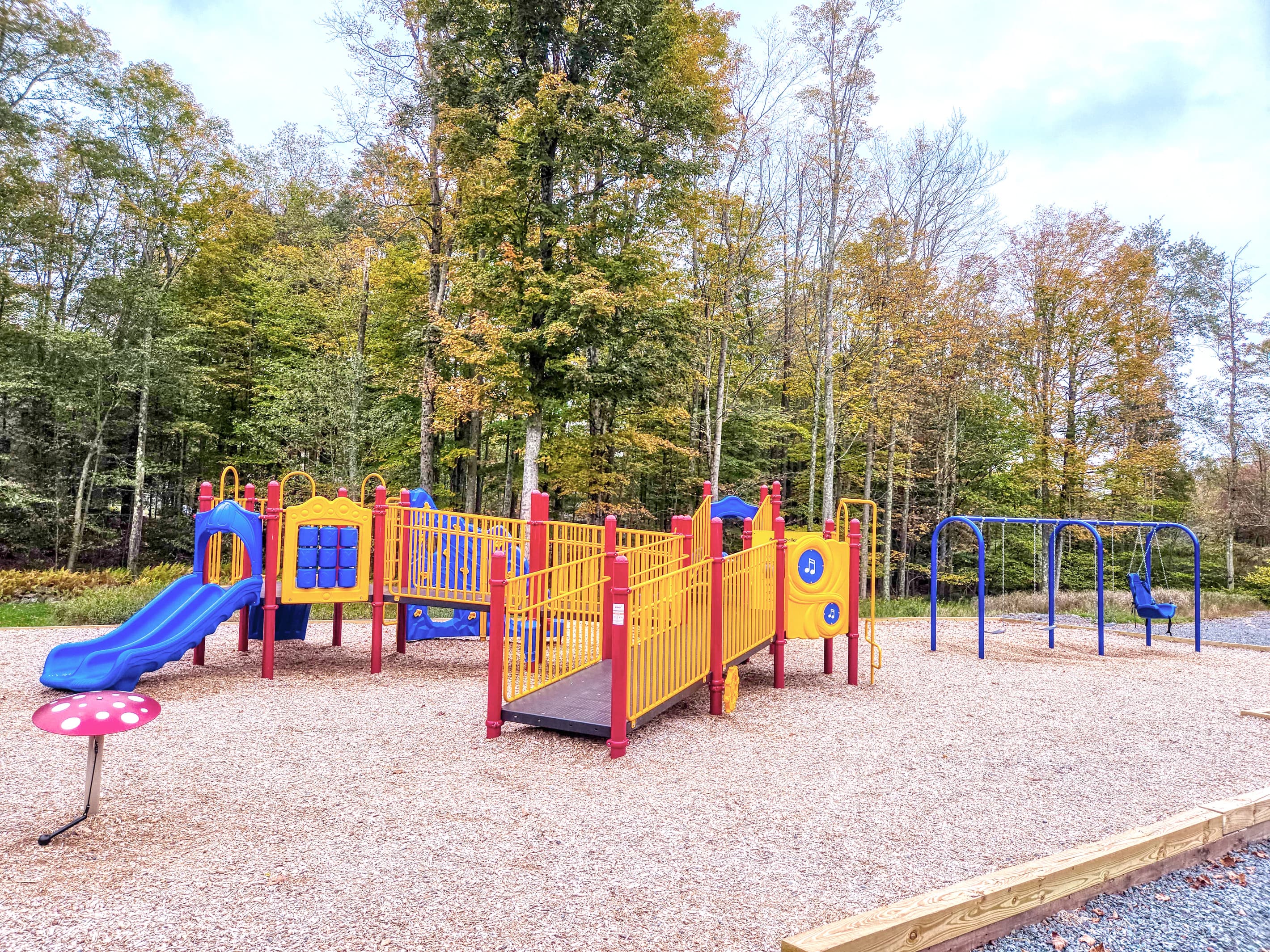 Playground at the pool - Community Amenity - Arrowhead Lake - Serhii Vacation Rentals