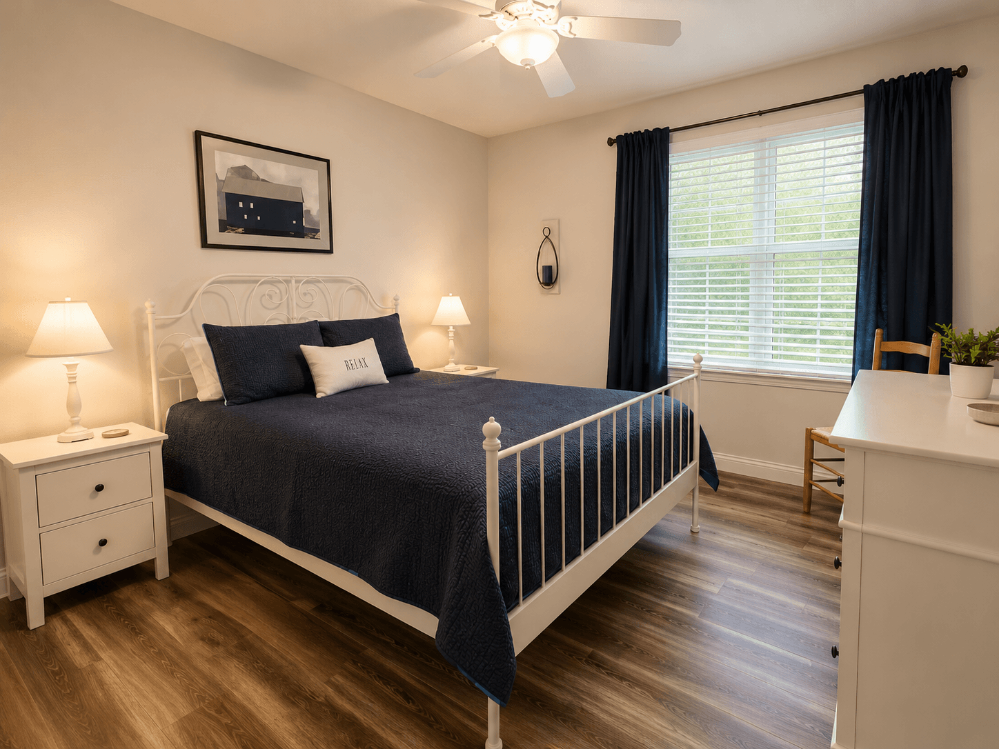 Queen bedroom 2