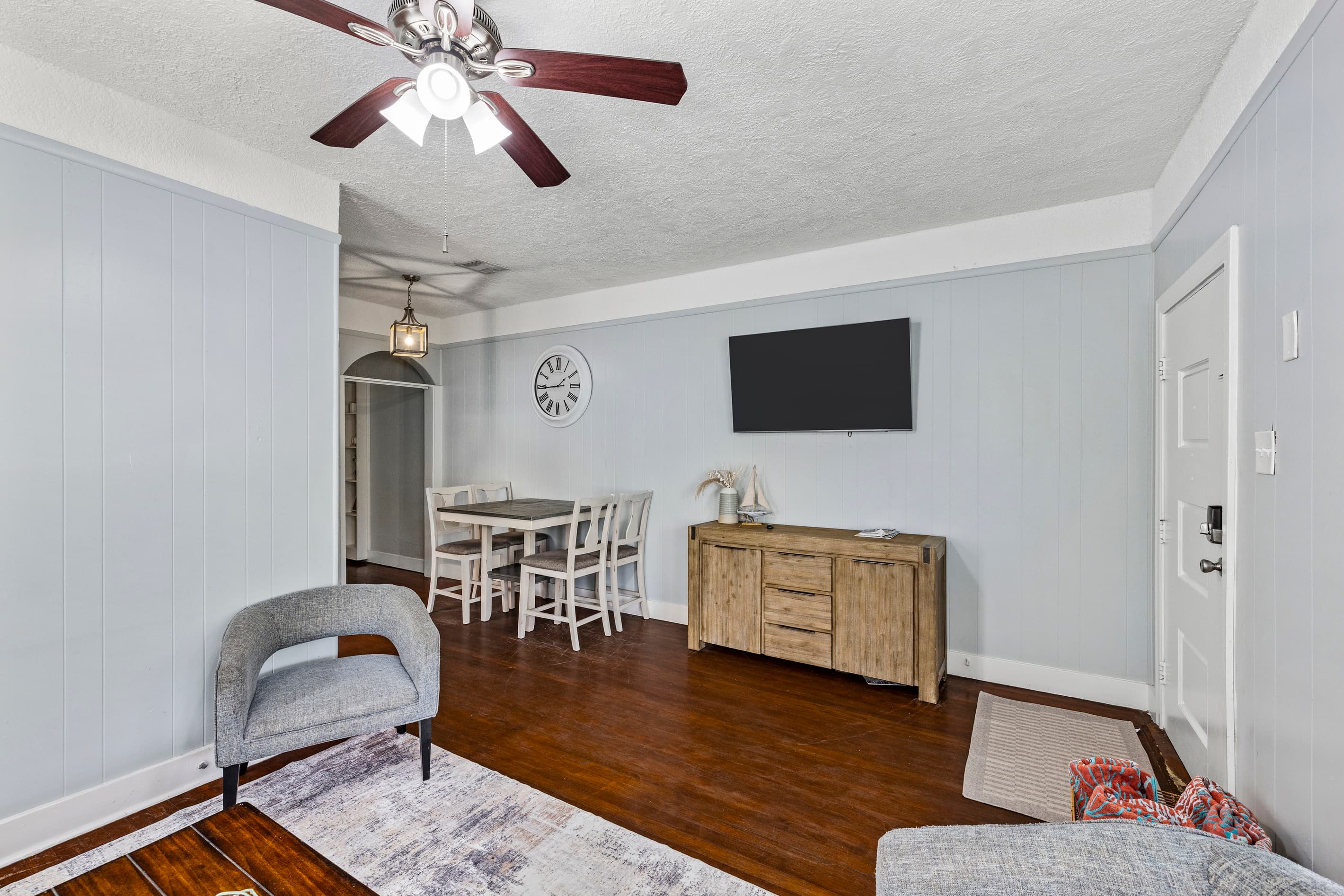 A ceiling fan keeps the living area cool and comfortable — the perfect spot to kick back between island adventures.