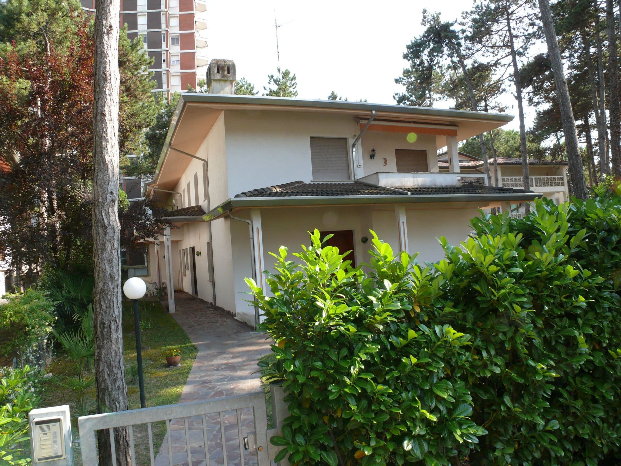 Gallery Image 12