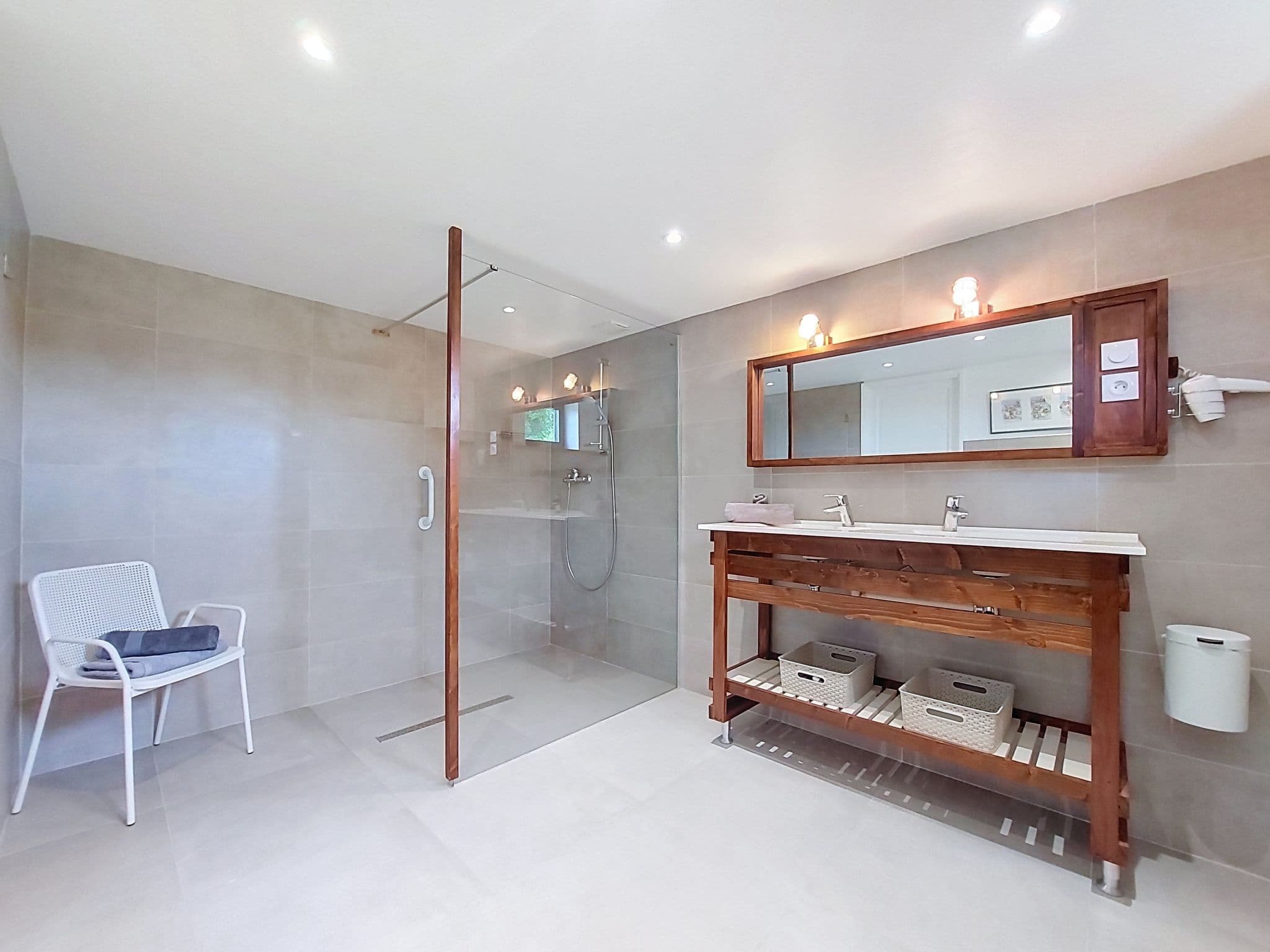 Bathroom / Wellness
