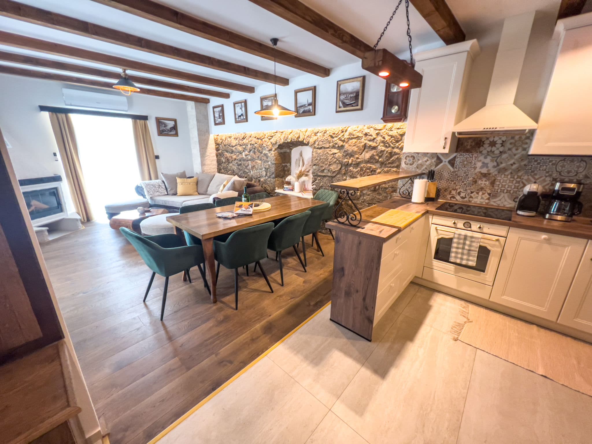 Kitchen / Dining Room
