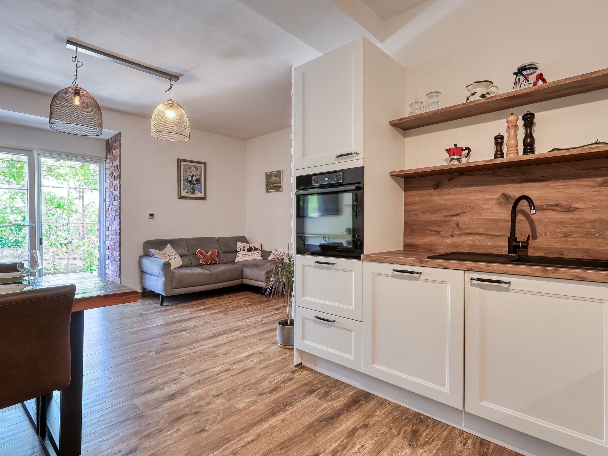 Kitchen / Dining Room