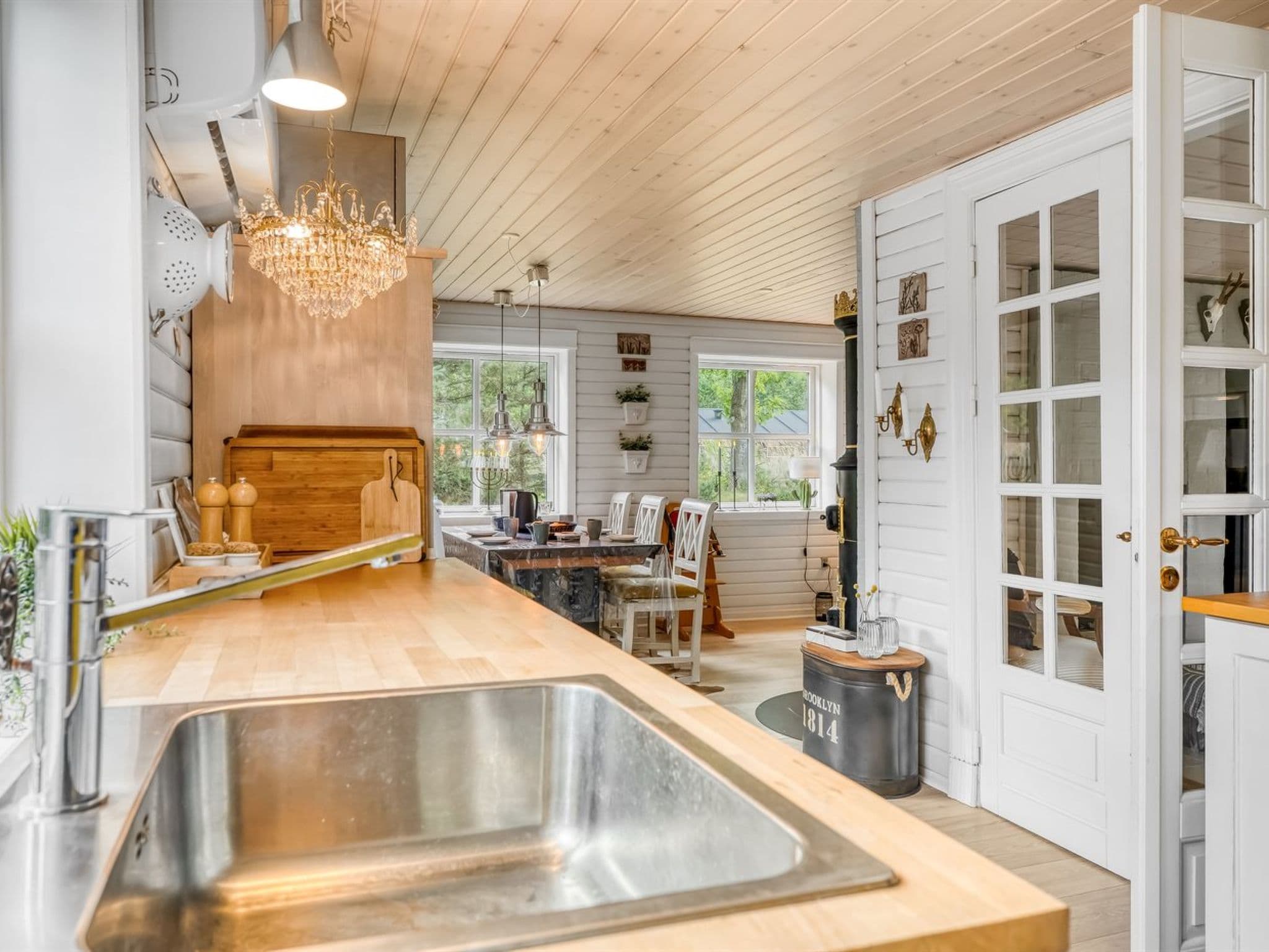 Kitchen / Dining Room