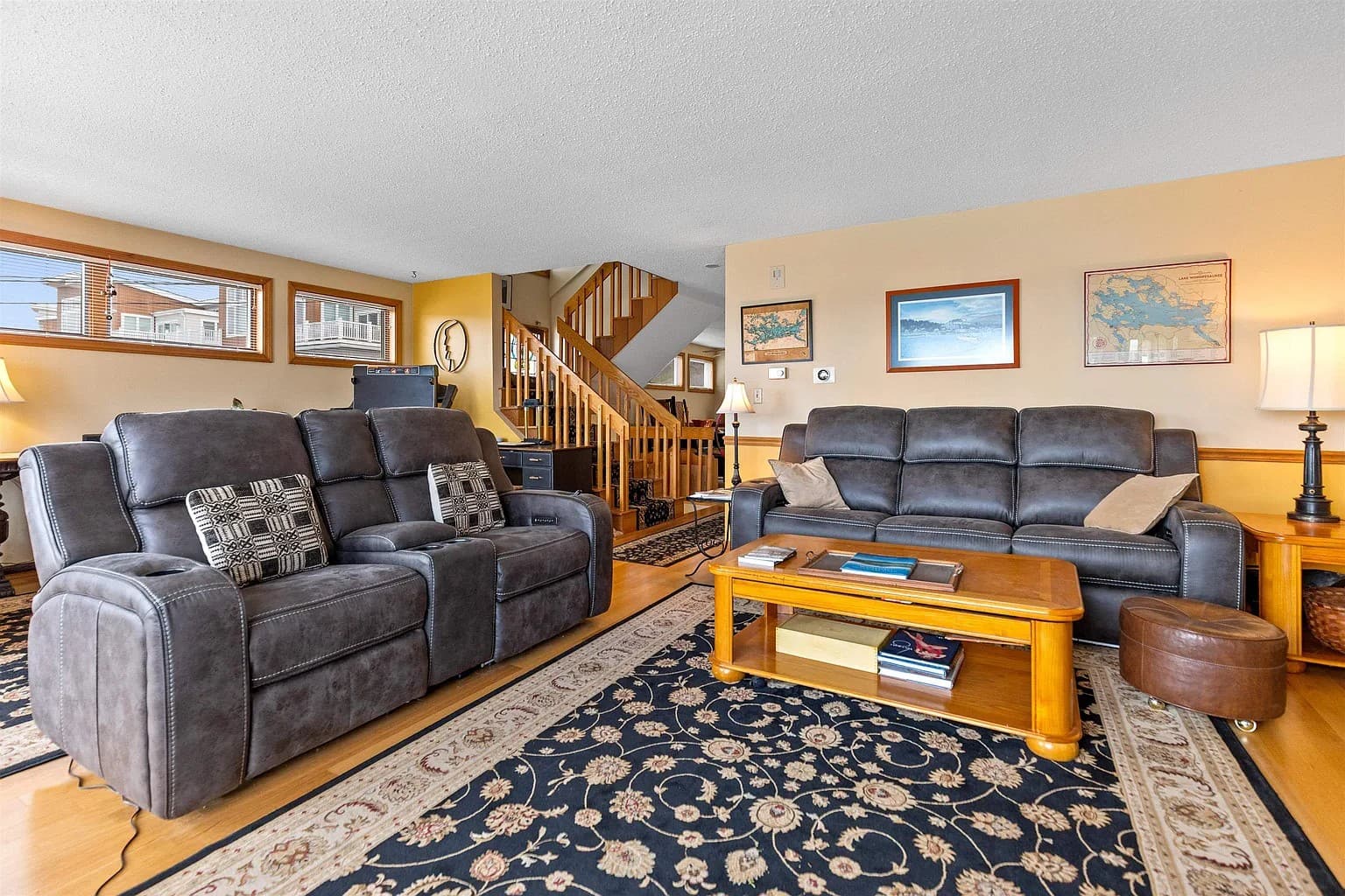 Living room with pull out couch