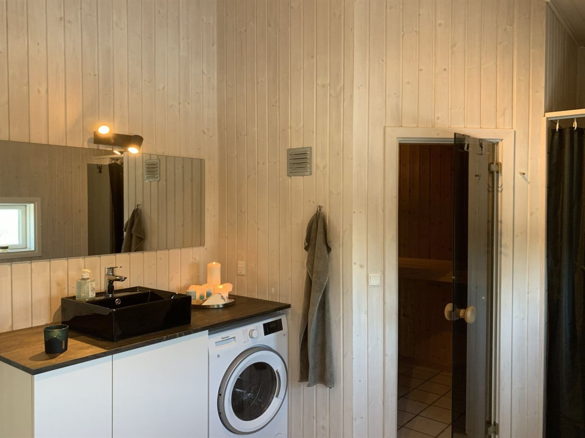 Bathroom / Wellness