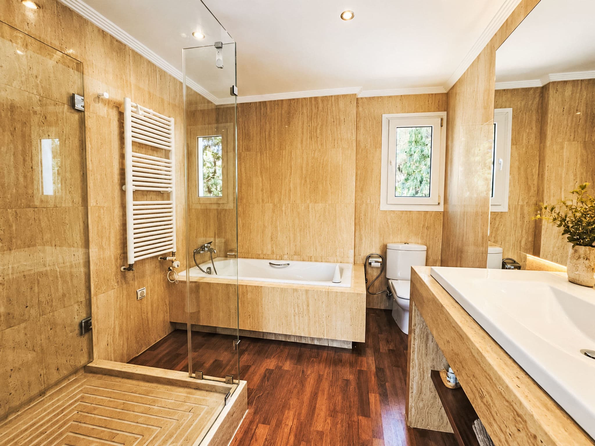 Bathroom / Wellness