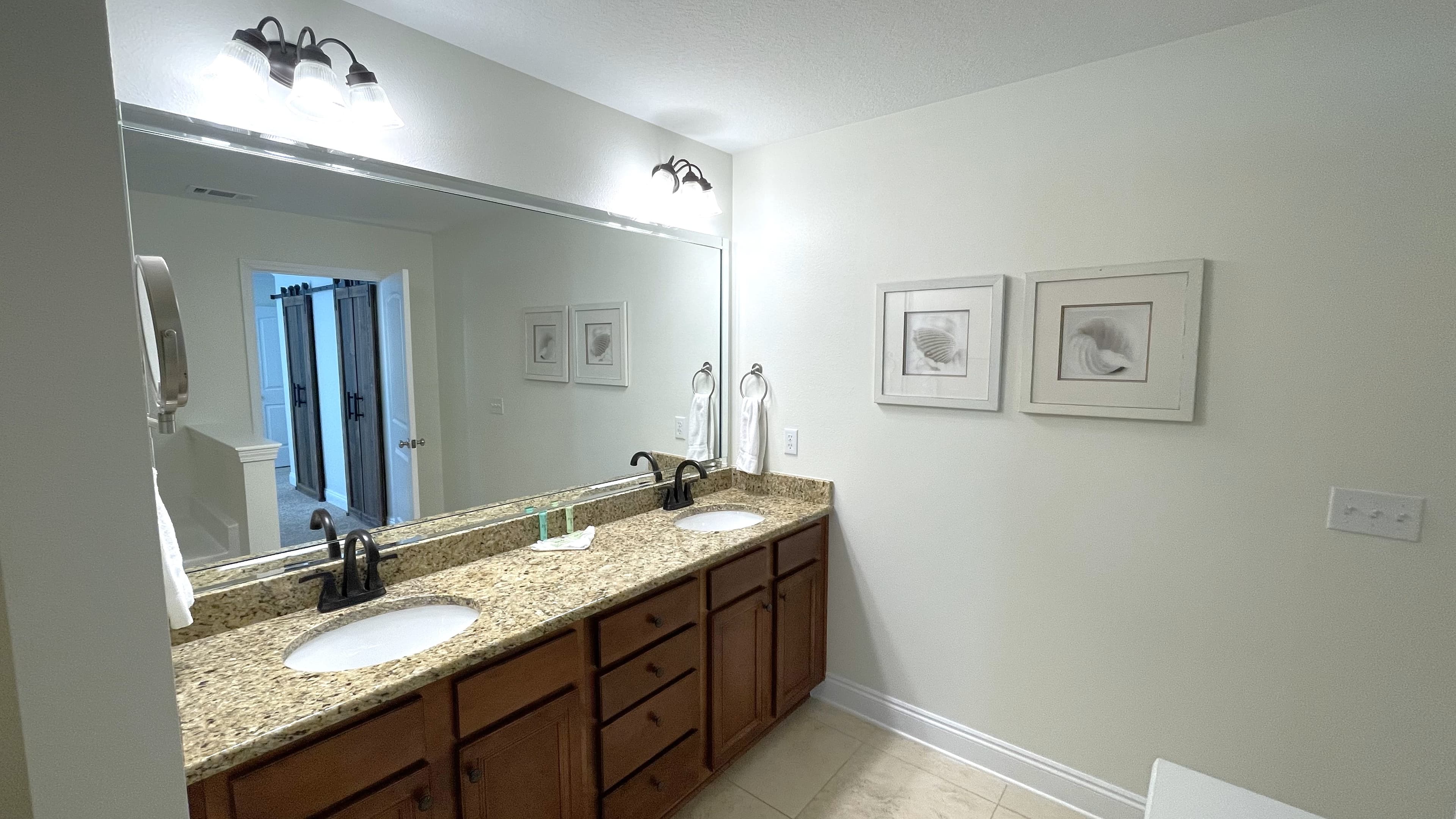 Bedroom 1 En Suite Bathroom