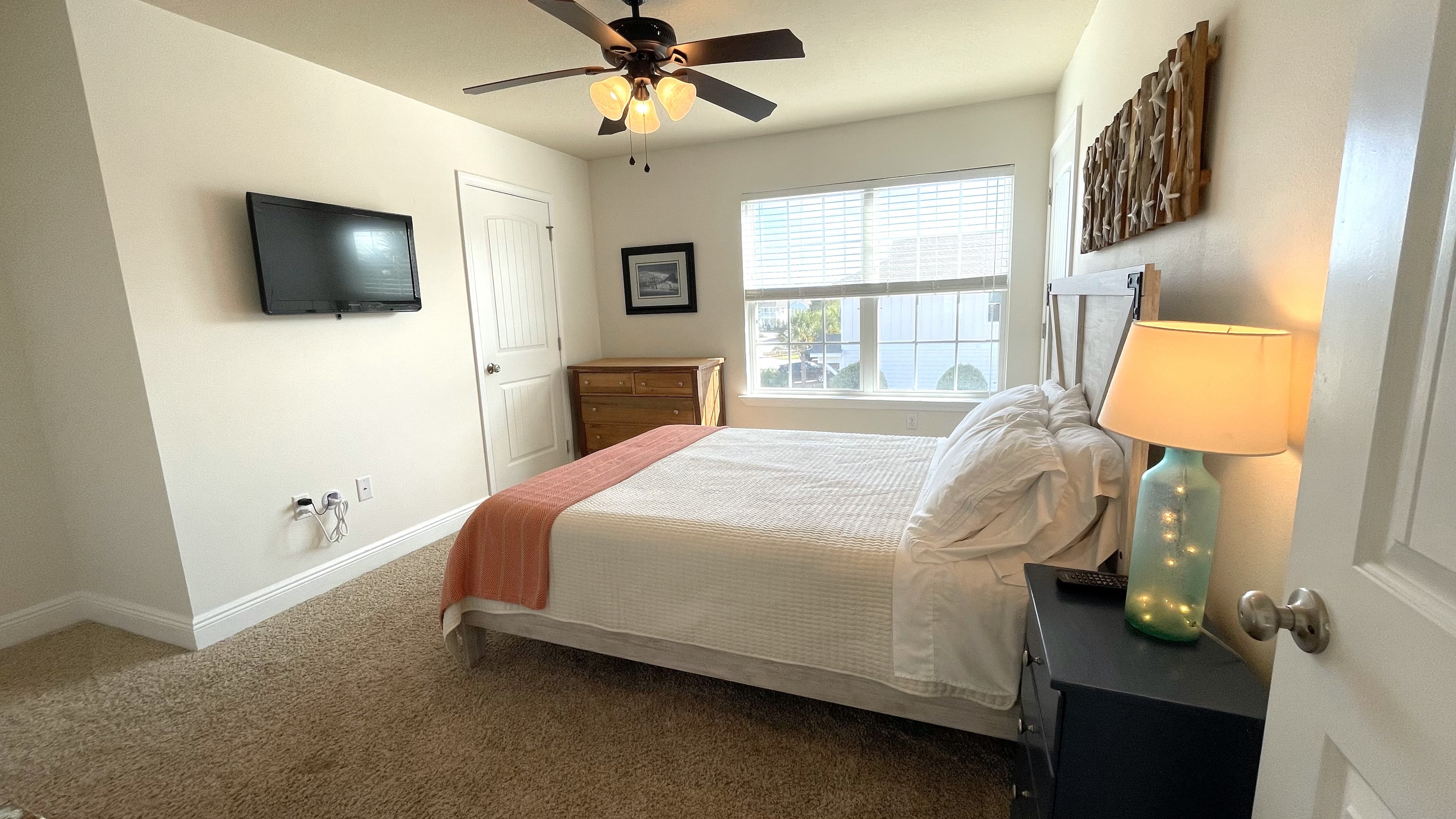 Bedroom 2 Queen