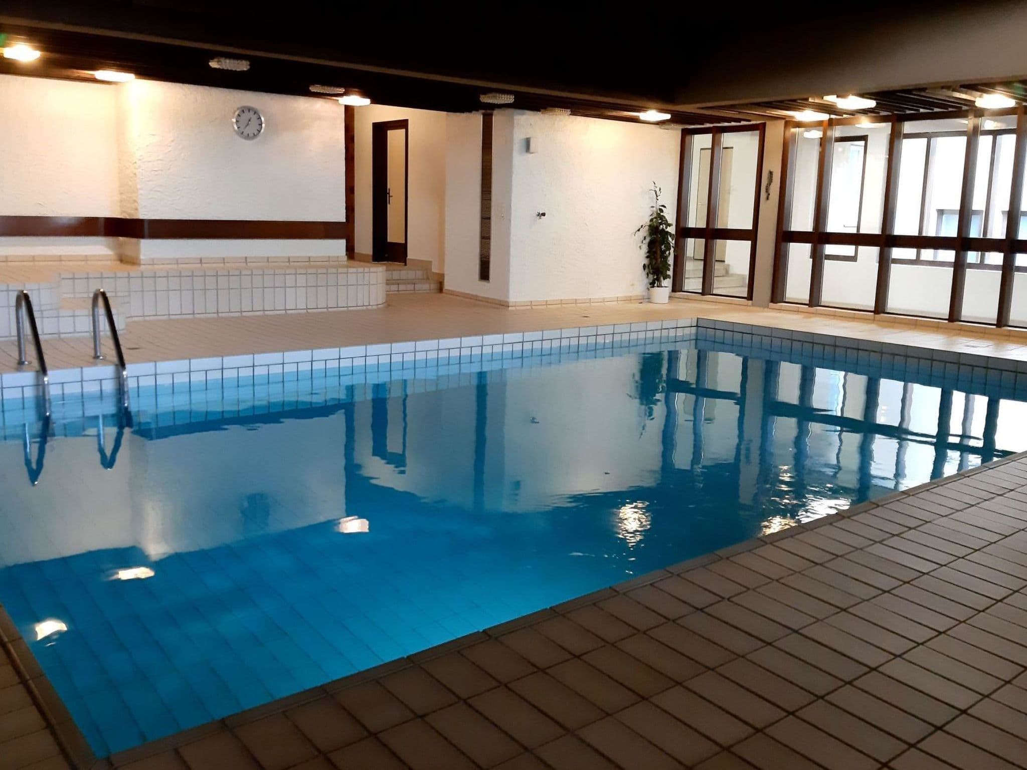 Pool Indoor